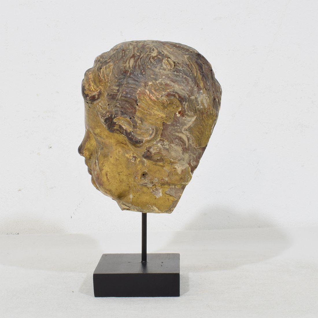 Italian 17th 18th Century Carved Giltwood Baroque Angel Head In condizioni buone in vendita a Buisson, FR