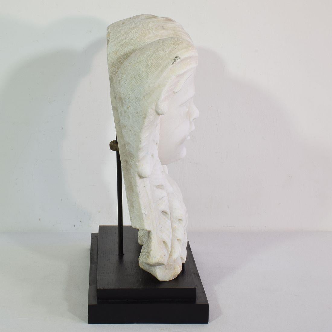 Hand-Carved Italian, 17th / 18th Century Carved White Marble Winged Angel Head Ornament For Sale