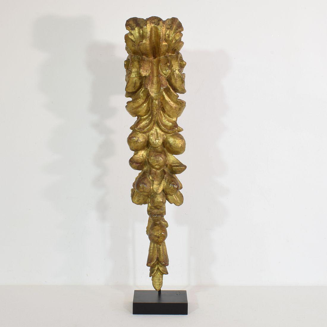 Hand-Carved Italian 17th/ 18th Century Giltwood Baroque Ornament For Sale