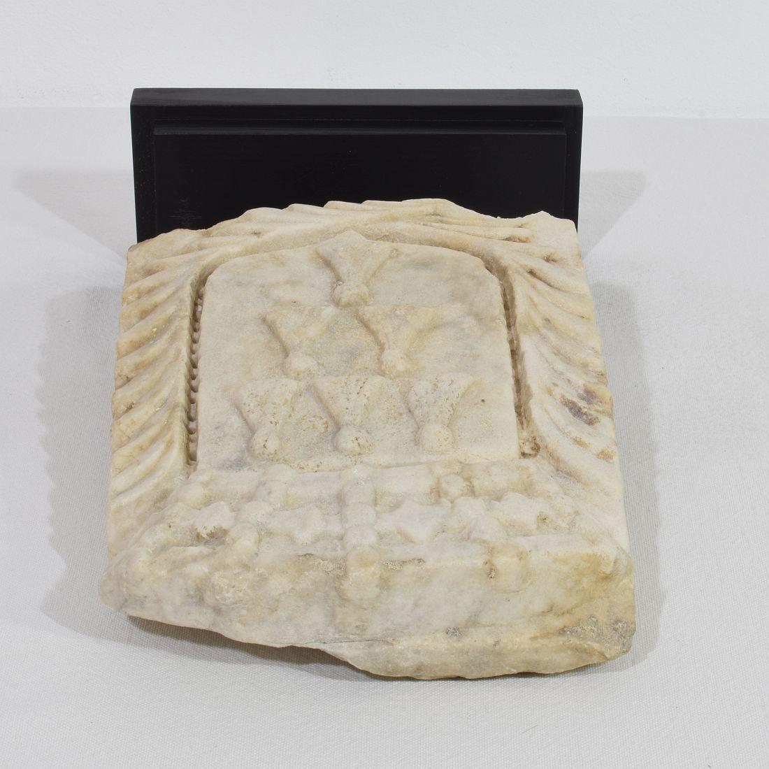 Italian 17th/ 18th Century White Marble Coat of Arms For Sale 13