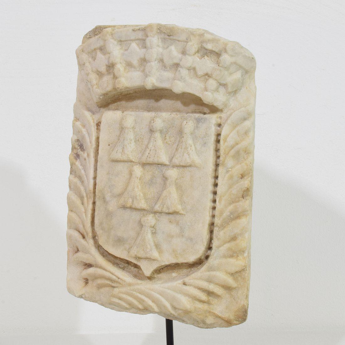 Italian 17th/ 18th Century White Marble Coat of Arms For Sale 2