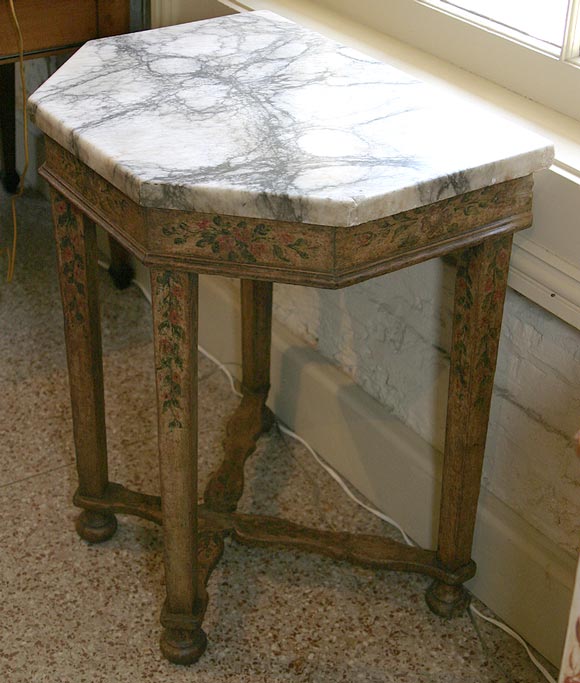 Italian 17th Century Baroque Painted Console For Sale 4