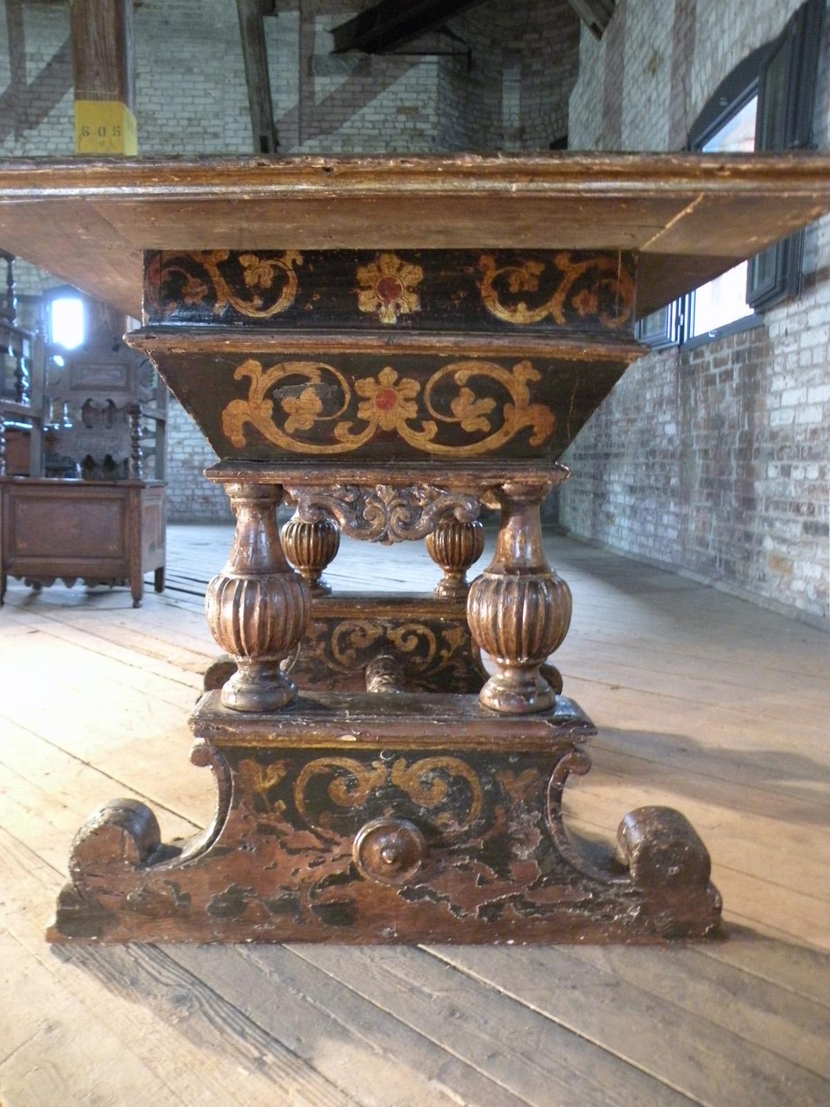 Wood Italian 17th Century Baroque Painted Walnut Centre Table For Sale