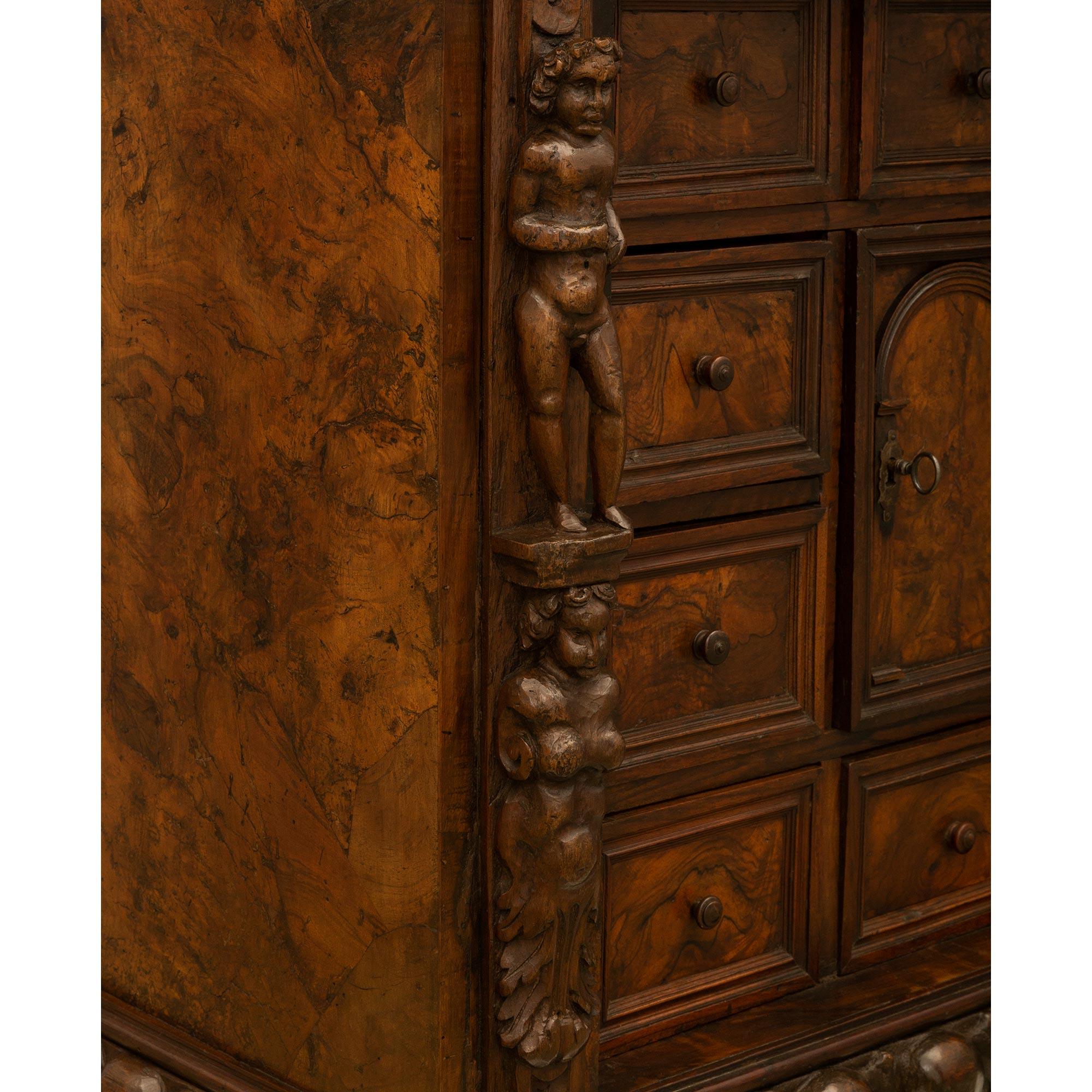Italian 17th Century Baroque Period Walnut and Burl Walnut Cabinet For Sale 4