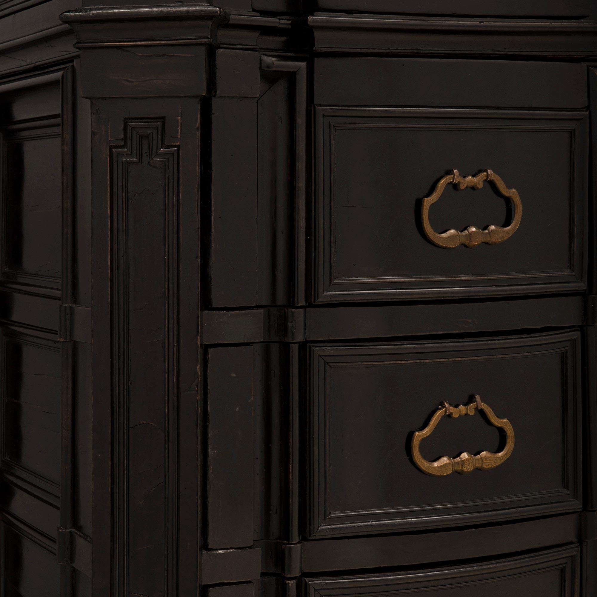 Italian 17th Century Ebonized Fruitwood Commode from Milan For Sale 2