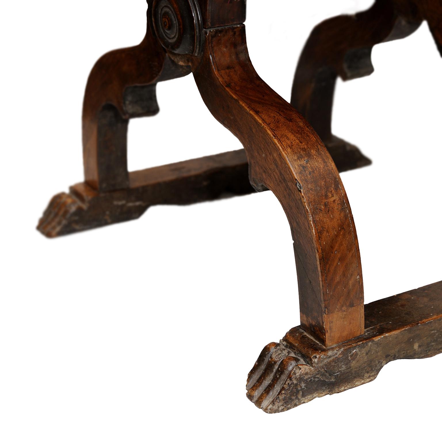 Italian 17th Century Folding Savonarola Chair, ​circa 1650-1680 For Sale 1