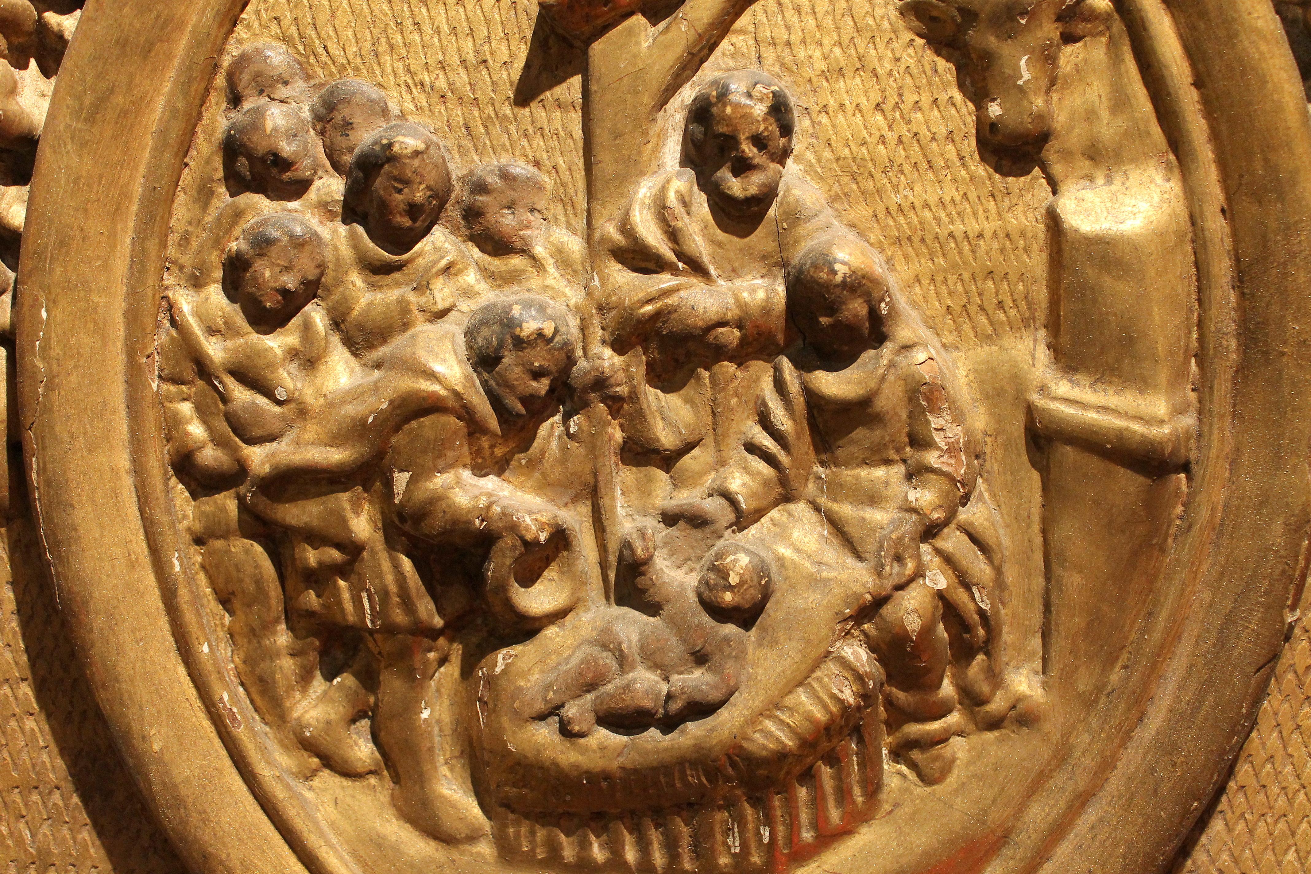 Sculpture d'autel italienne du 17ème siècle en bois doré sculptée à la main en haut-relief Bon état - En vente à Firenze, IT