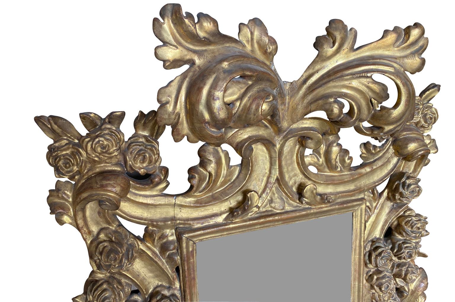 Miiror italien en bois doré du 17ème siècle Bon état - En vente à Atlanta, GA