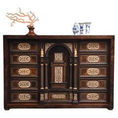Italian 17th Century inlaid Table Cabinet