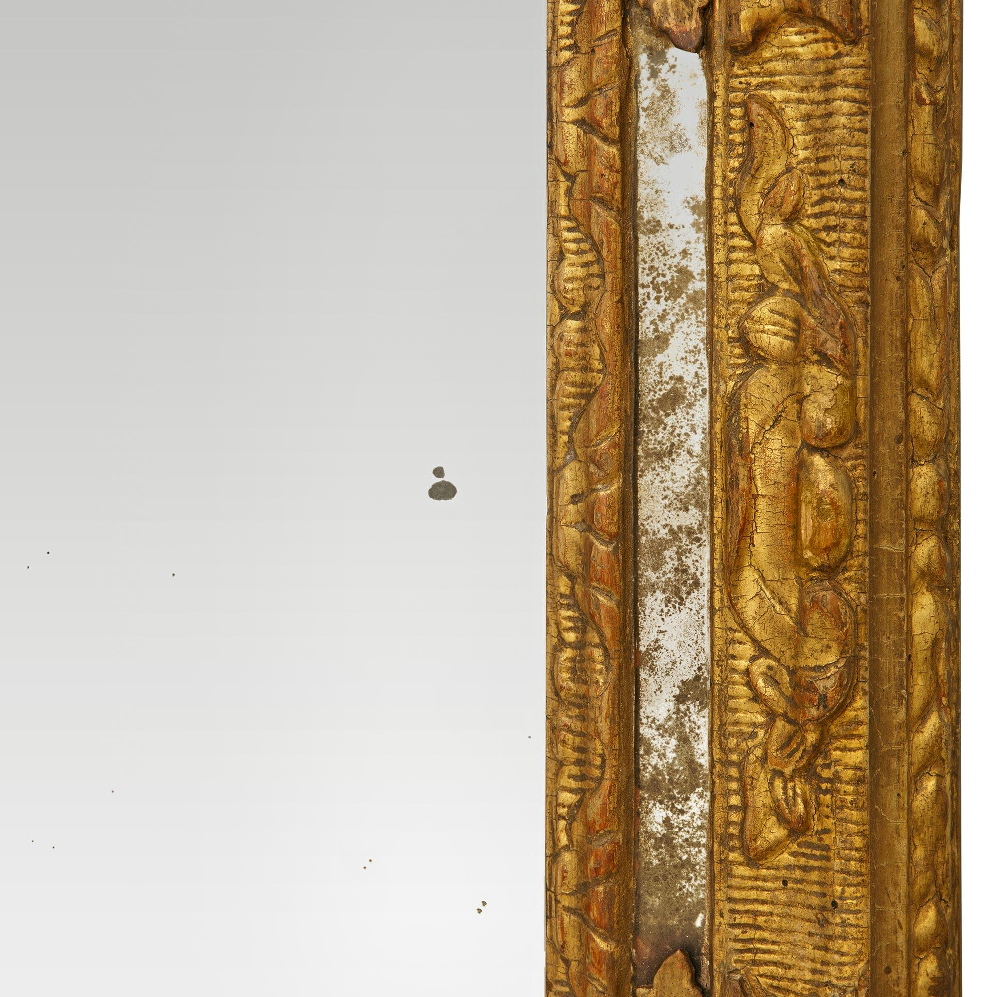Miroir italien en bois doré d'époque Louis XIV du XVIIe siècle en vente 1