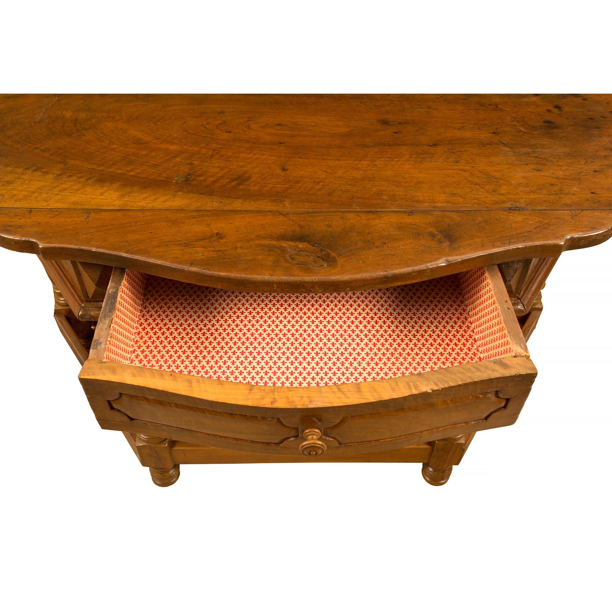 Italian 17th Century Louis XVI Period Walnut Consoles/Center Table For Sale 4