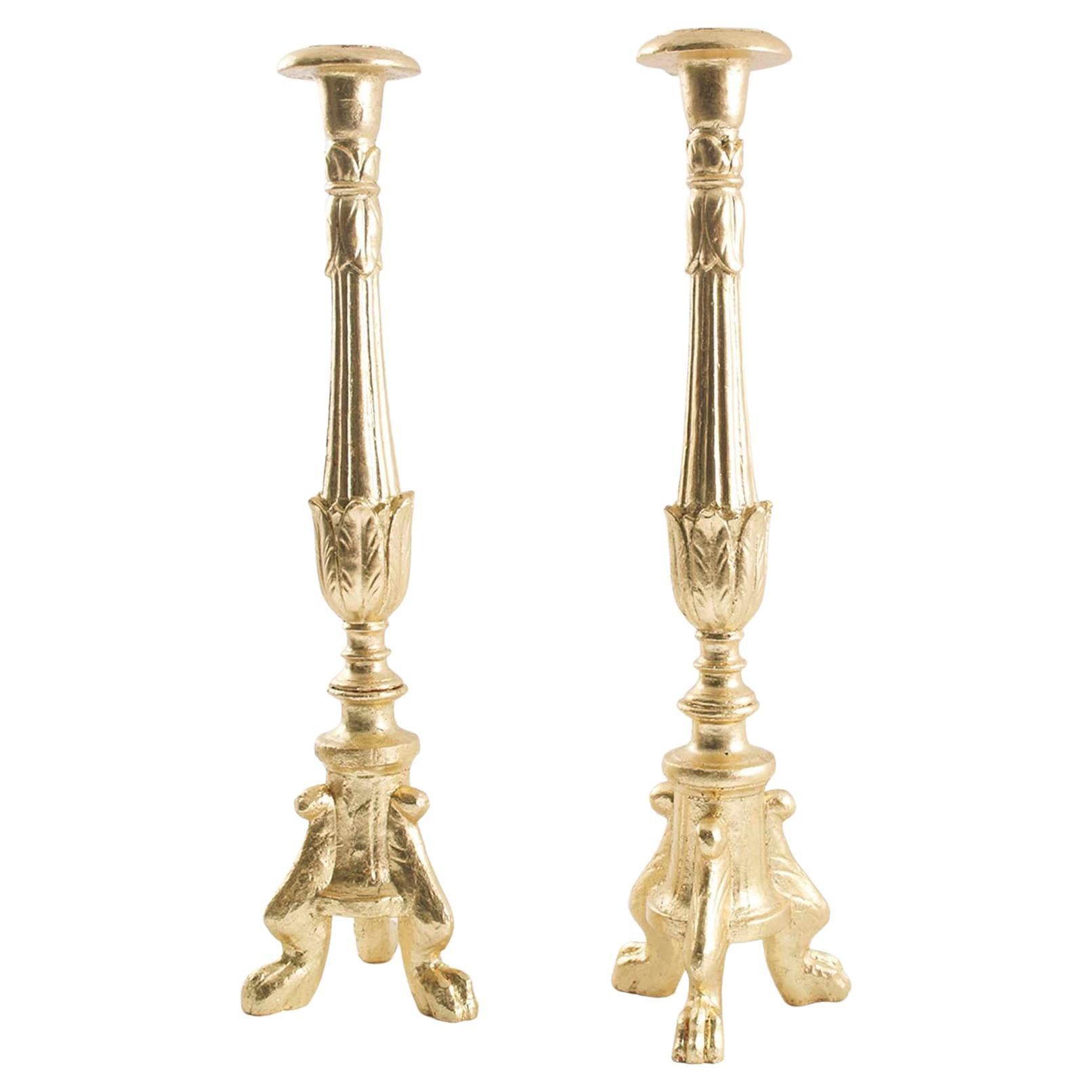 Italian 17th Century Pair Decorative Torchères Hand-Carved Walnut Giltwood For Sale