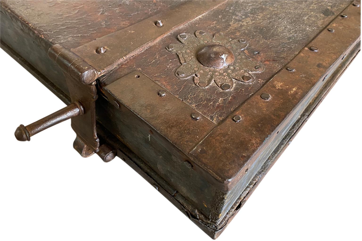 Italian 17th Century Porte-Livre Précieux, Precious Book Carrier 4