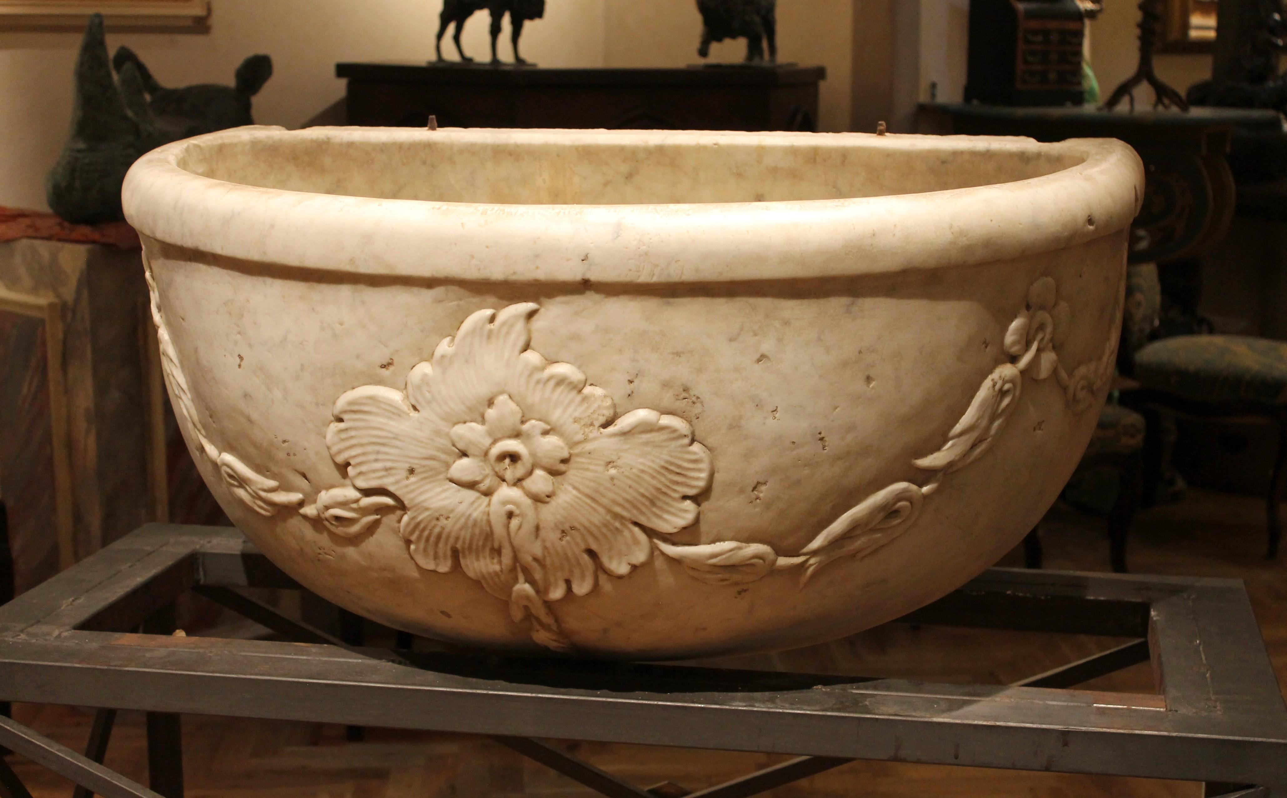 Hand-Carved Italian 17th Century Solid Hand Carved White Carrara Marble Fountain or Basin For Sale