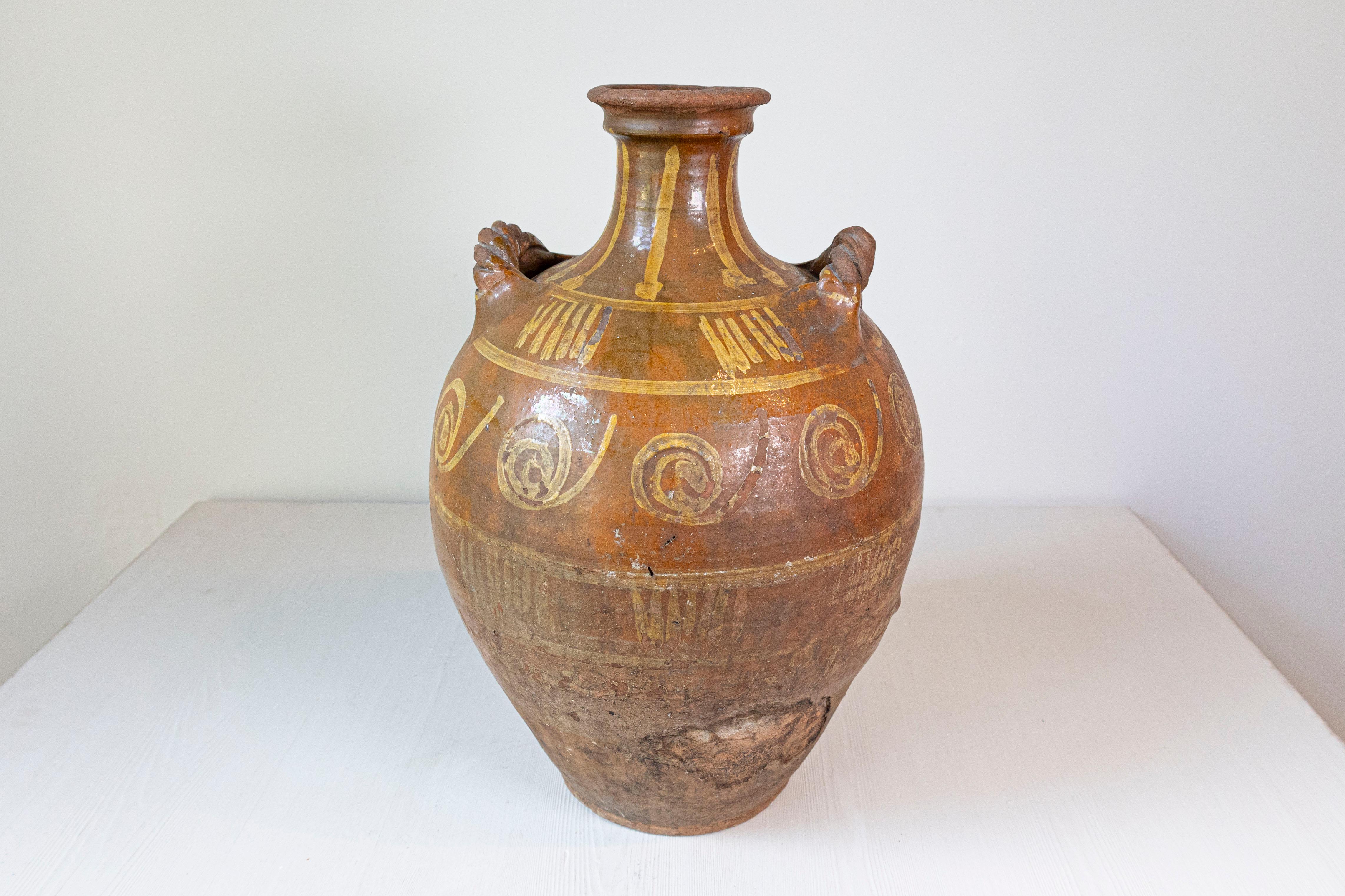 Italian 17th Century Terracotta Olive Oil Jar with Yellow Glazed Spiraling Décor For Sale 1