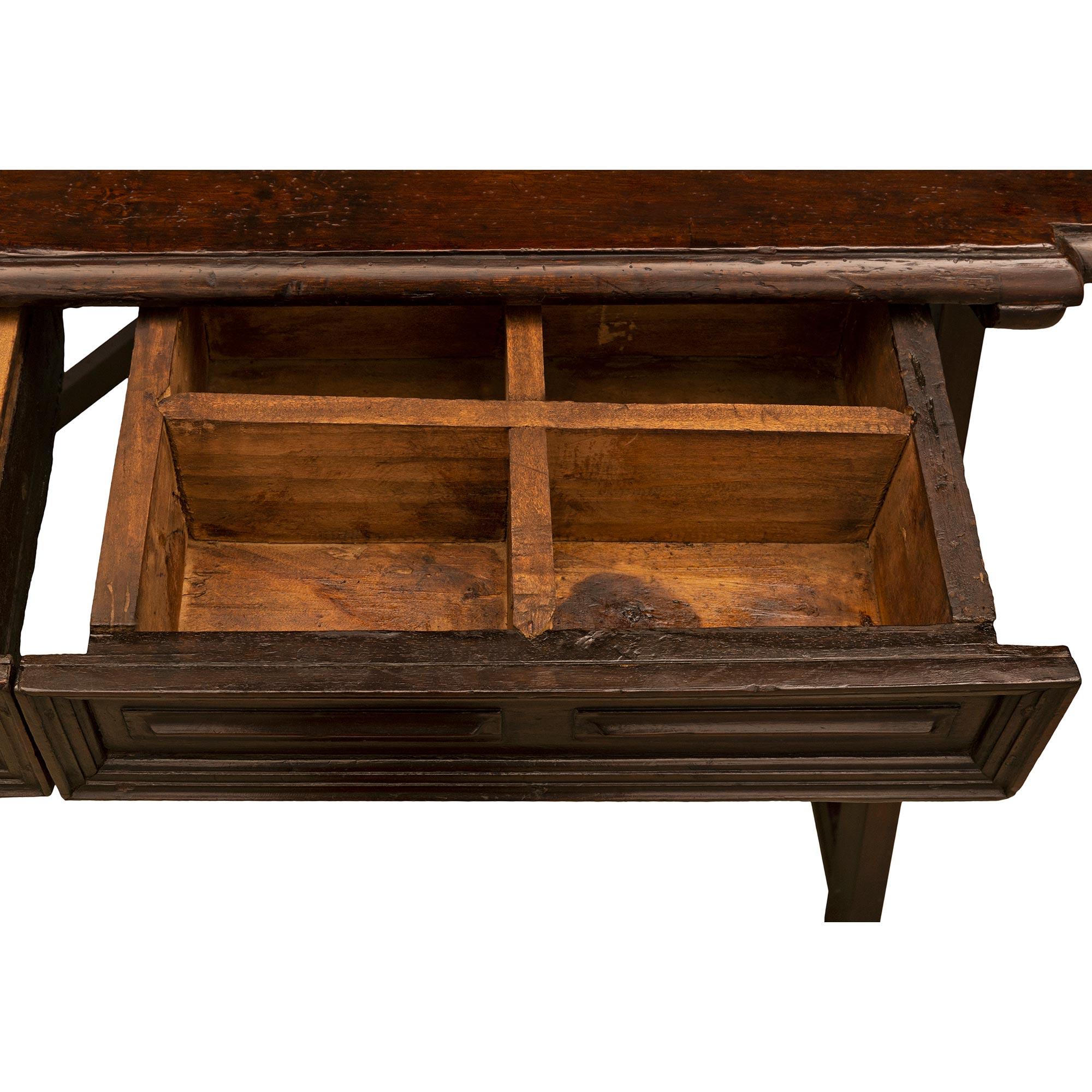 Italian 17th Century Tuscan St. Walnut Desk/Side Table For Sale 2