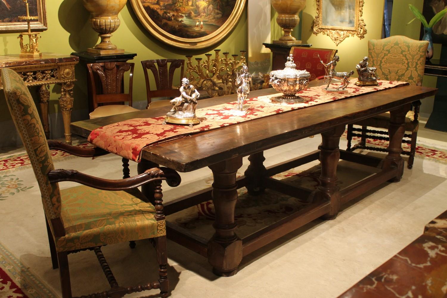 Baroque Table de réfectoire ou table de bibliothèque italienne à tréteaux rustiques en noyer du XVIIe siècle pour salle à manger ou bibliothèque en vente