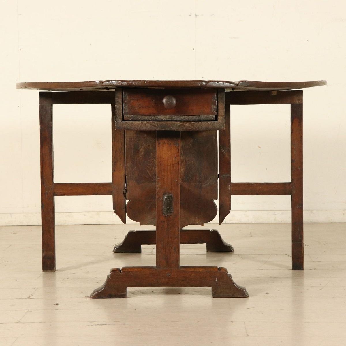 Italian 17th Century Winetable Folding Table Console In Fair Condition In Vosselaar, BE