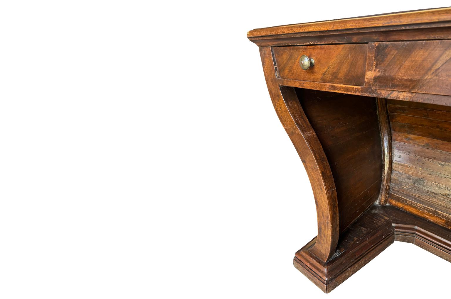 Italian 18th Century Writing Desk For Sale 9