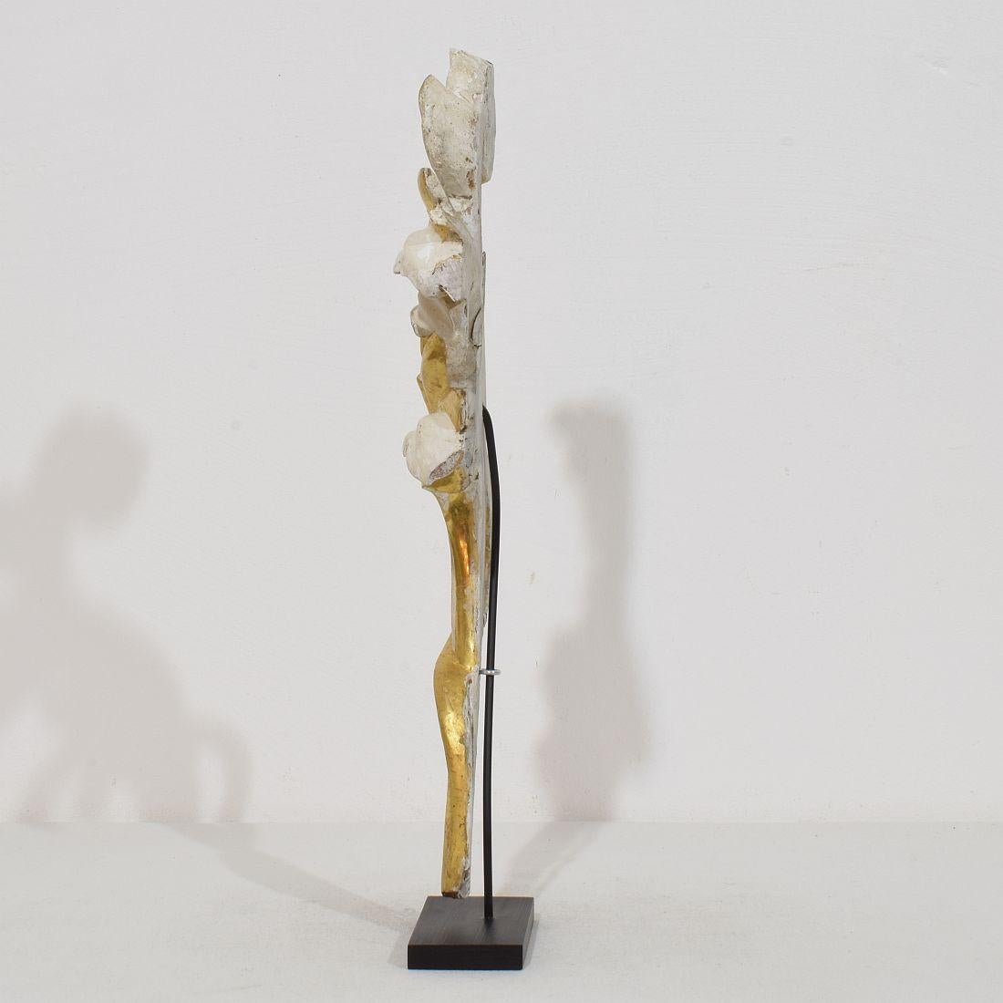 Adorno italiano de madera de giltwood tallada a mano del siglo XVIII/XIX con hoja de acanto siglo XVIII y antes en venta