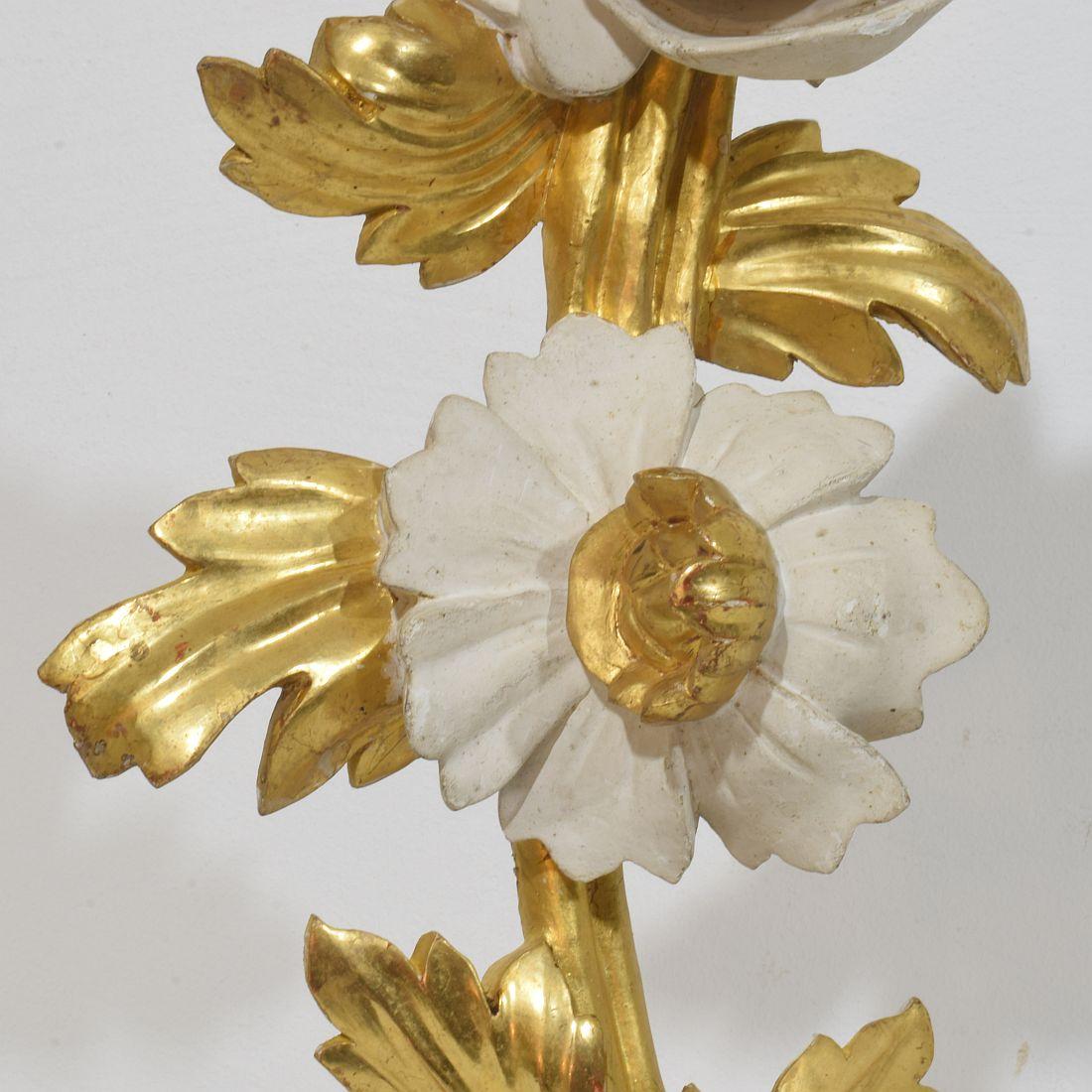Ornement floral italien du 18/19e siècle en bois doré sculpté à la main en vente 5
