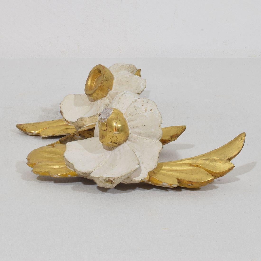 Italian 18/19th Century Hand Carved Giltwood Floral Ornament For Sale 9