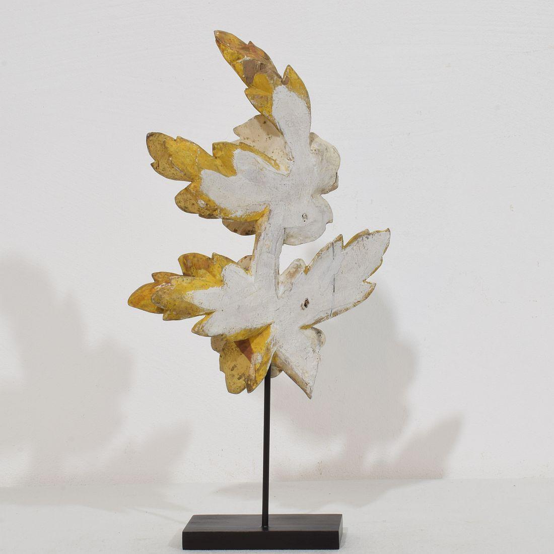 18th Century and Earlier Italian 18/19th Century Hand Carved Giltwood Floral Ornament For Sale