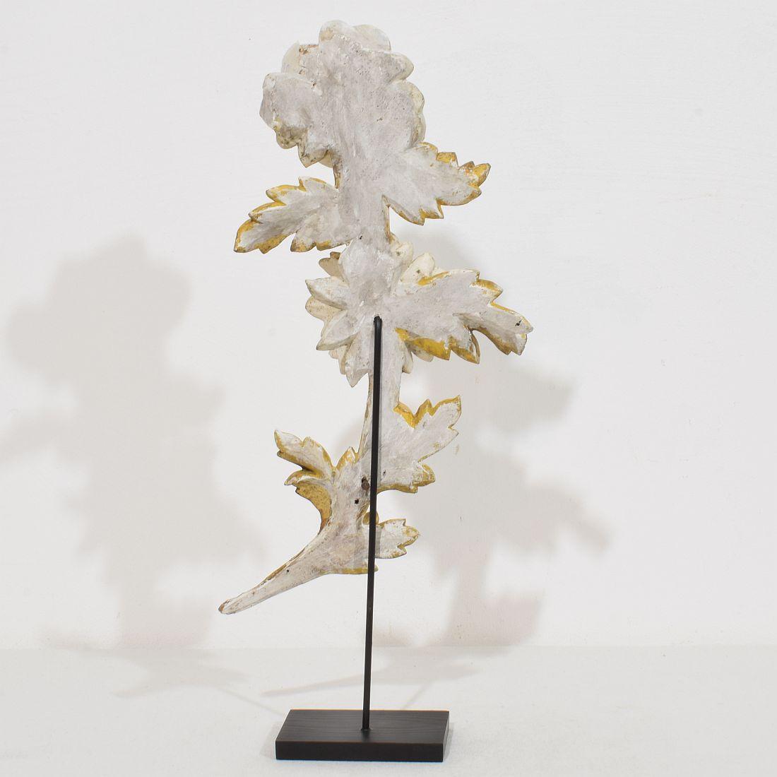 18th Century and Earlier Italian 18/19th Century Hand Carved Giltwood Floral Ornament For Sale