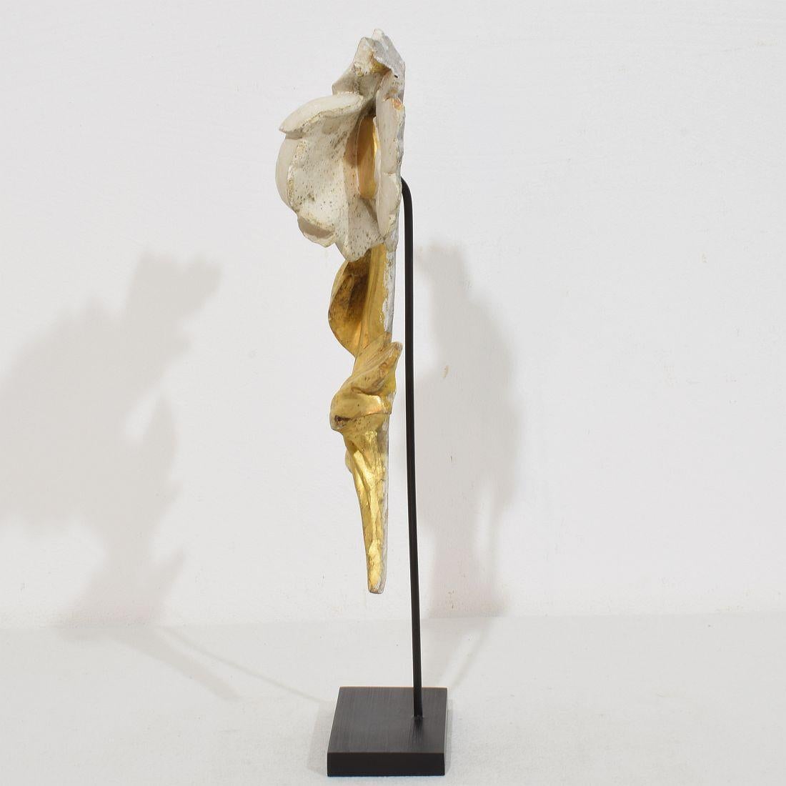 Bois Ornement floral italien du 18/19e siècle en bois doré sculpté à la main en vente