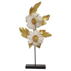 Ornamento floreale italiano in legno dorato intagliato a mano del 18/19° secolo