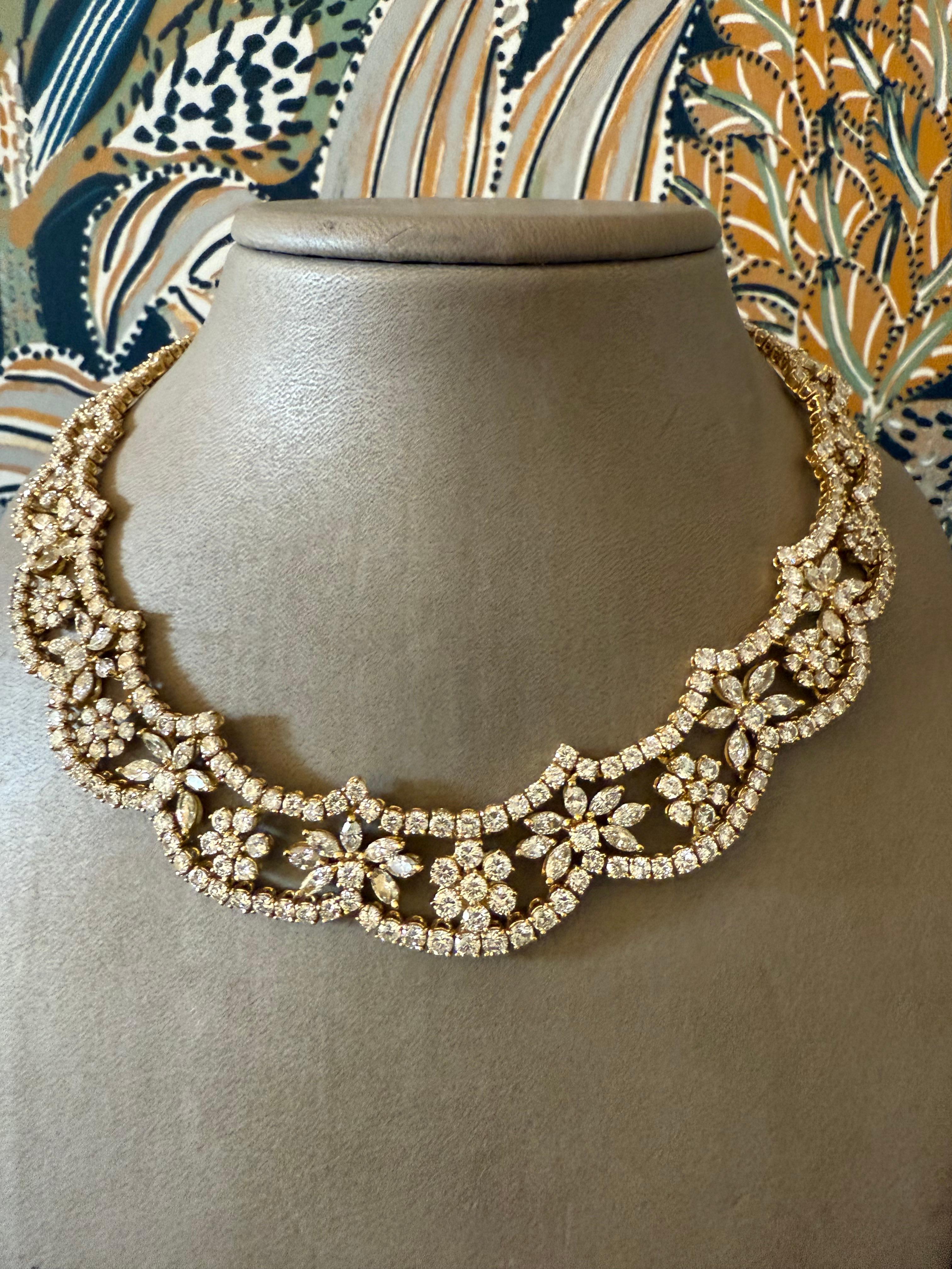 Italian 18 K yellow Gold wide Collar Diamond Necklace For Sale 4