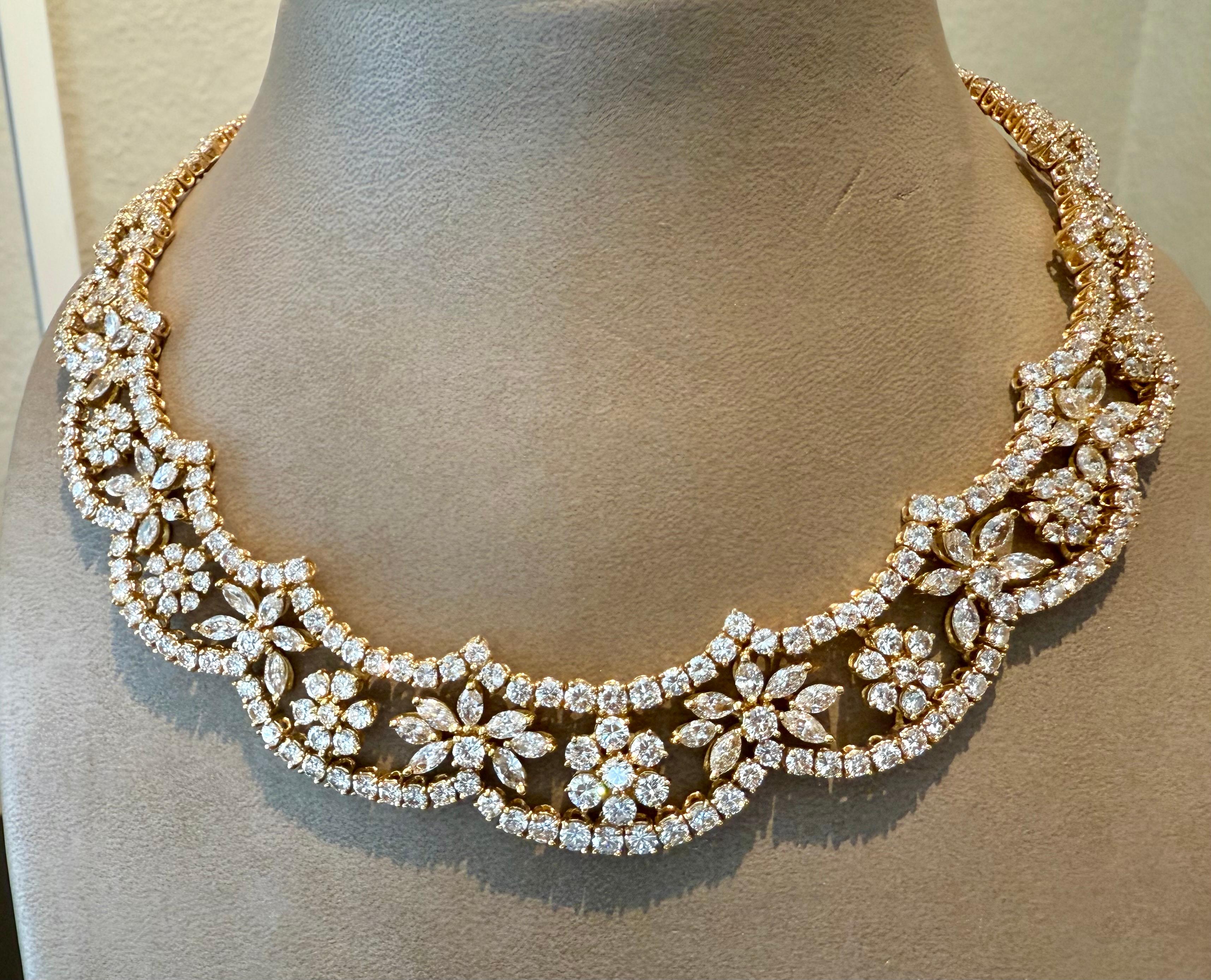 Italian 18 K yellow Gold wide Collar Diamond Necklace For Sale 1