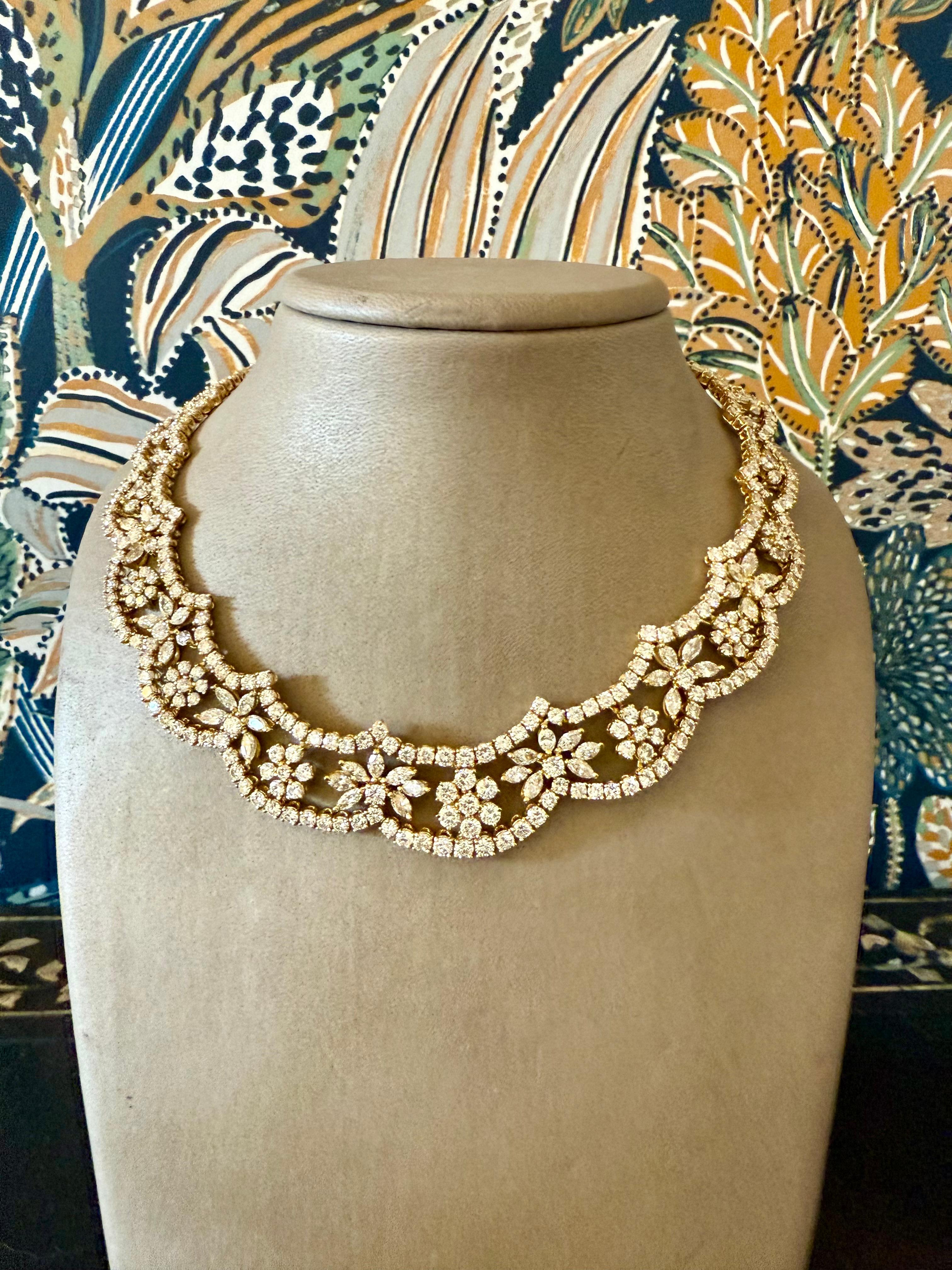 Italian 18 K yellow Gold wide Collar Diamond Necklace For Sale 3