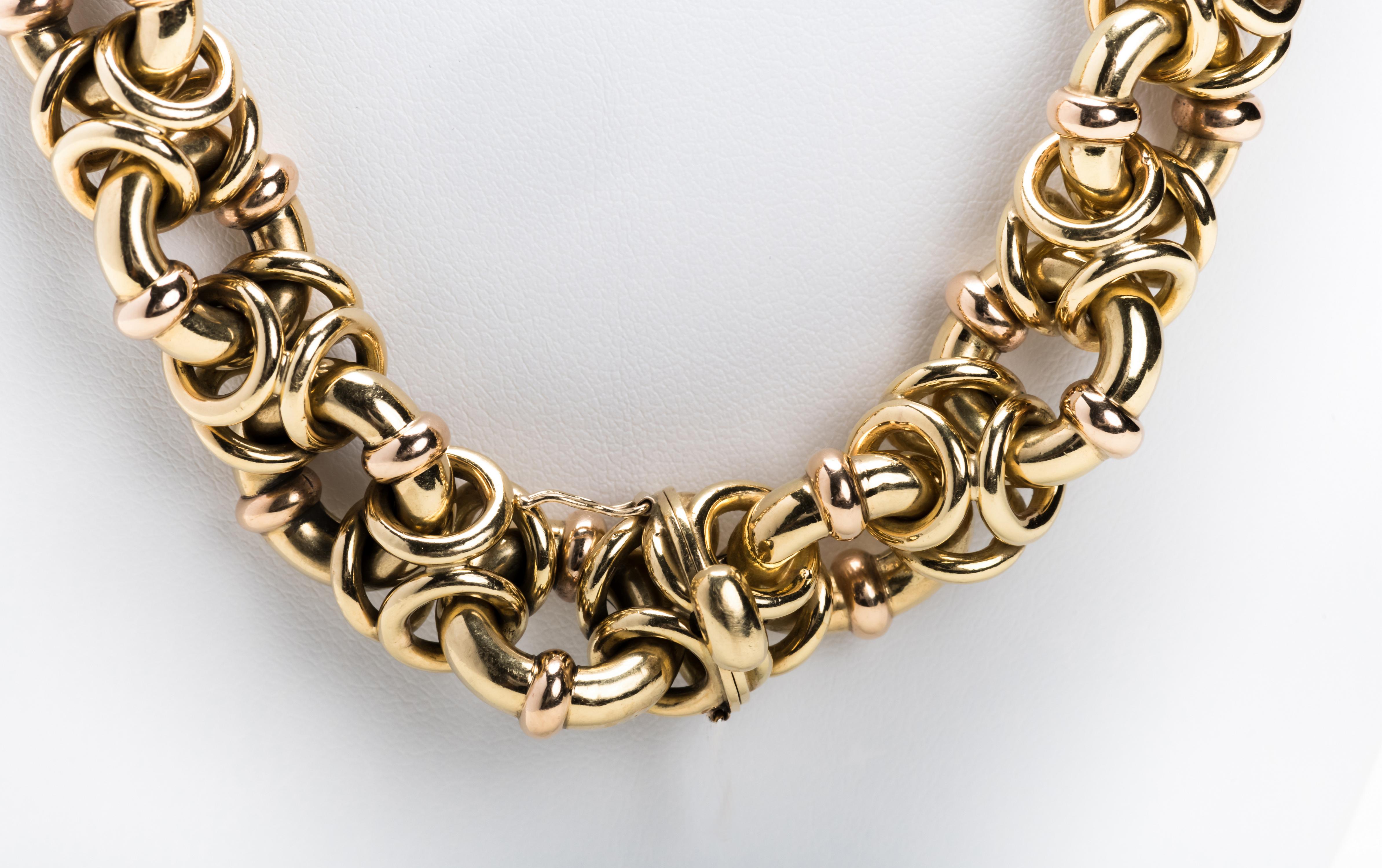 Italian 18 Karat Gold Intertwined Link Necklace with Detachable Bracelet In Excellent Condition For Sale In West Hollywood, CA
