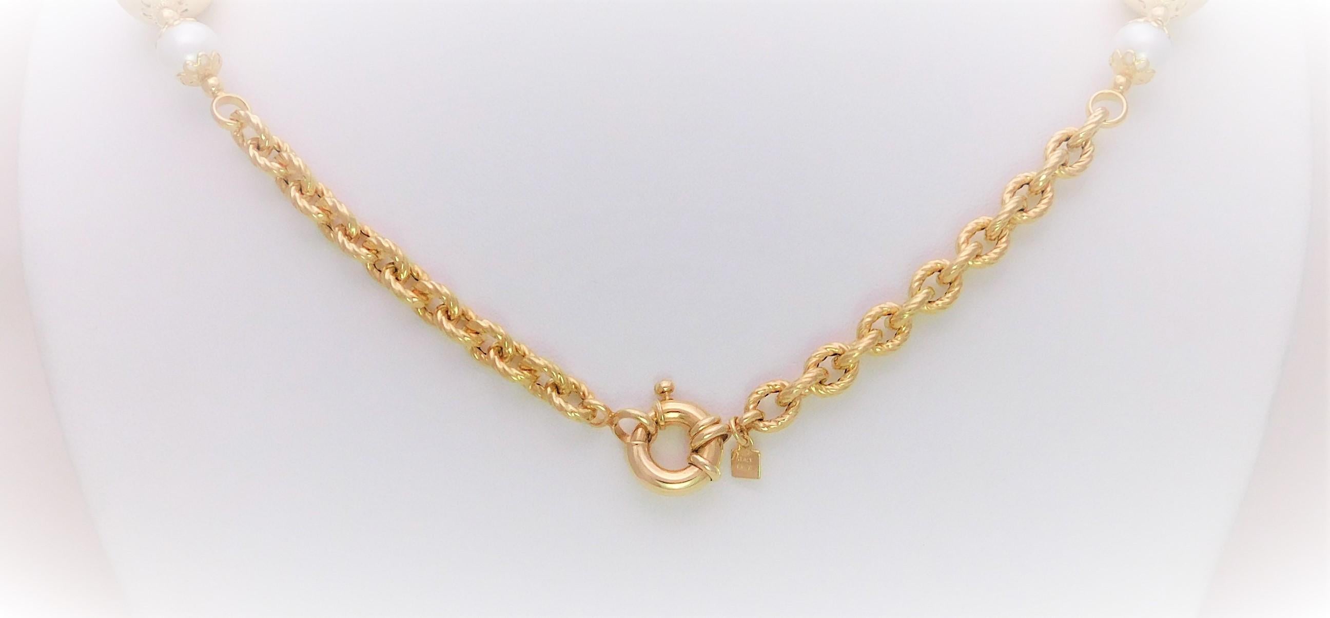 Victorian Italian 18 Karat Gold Necklace with AA Salt Water Pearls For Sale