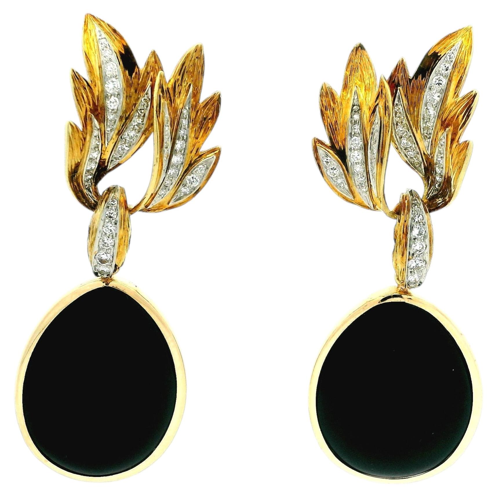 Pendientes colgantes italianos de oro de 18 quilates con ónix y diamantes