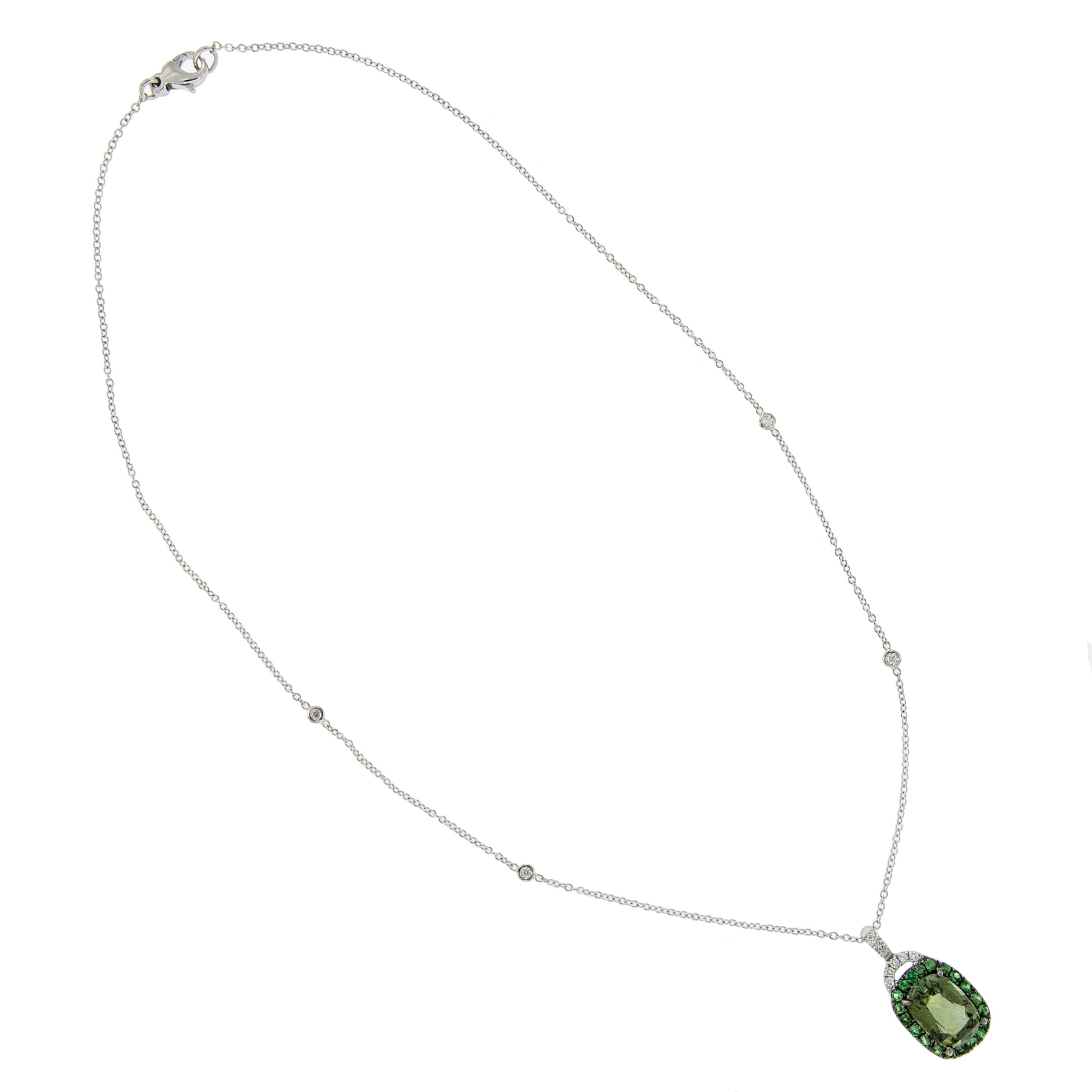 Contemporary Italian 18 Karat White Gold 4.08 Ct Green Tourmaline, Tsavorite Diamond Necklace For Sale