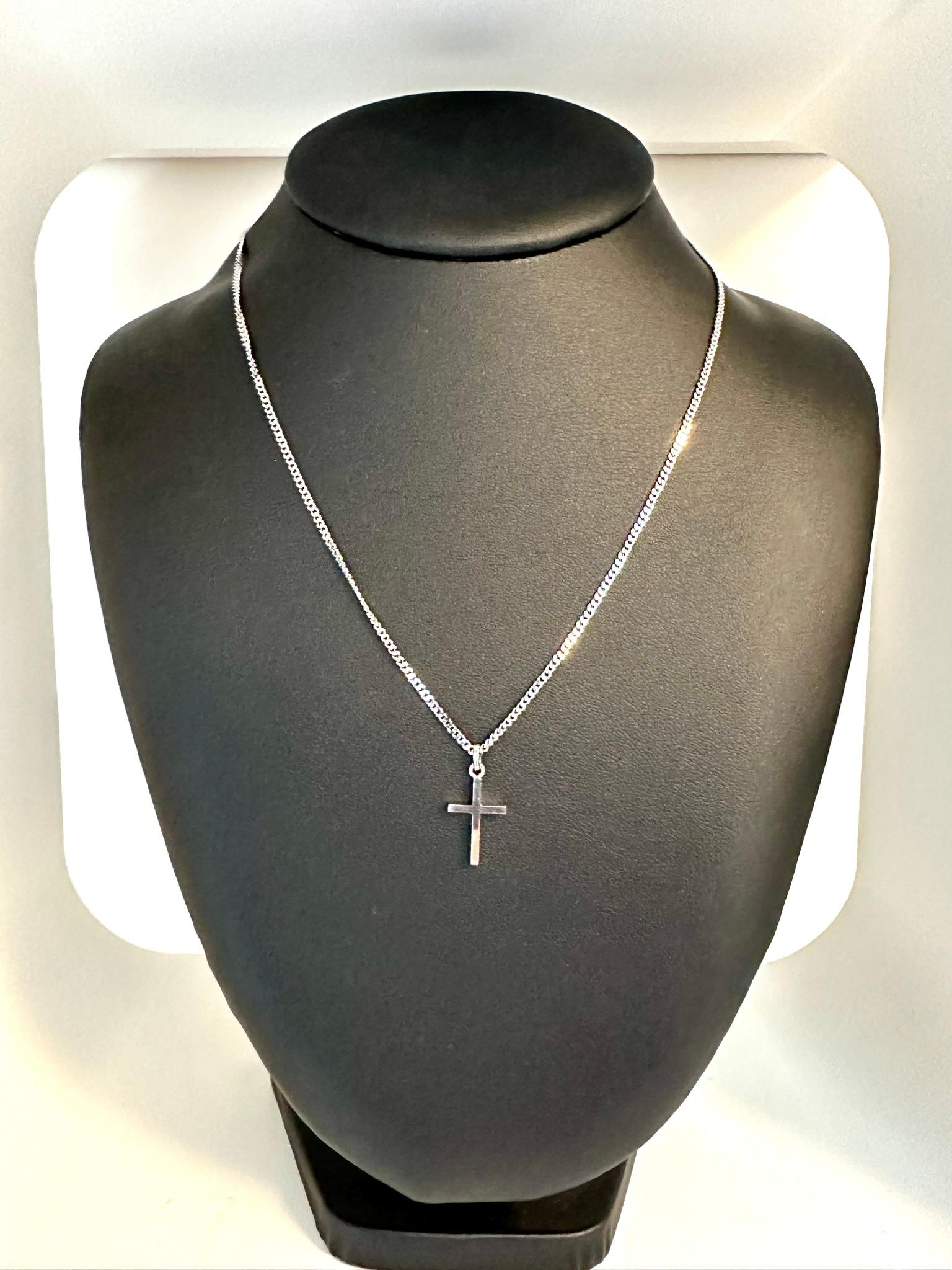 Italian 18 karat White Gold Cross with Chain by Chini For Sale 1