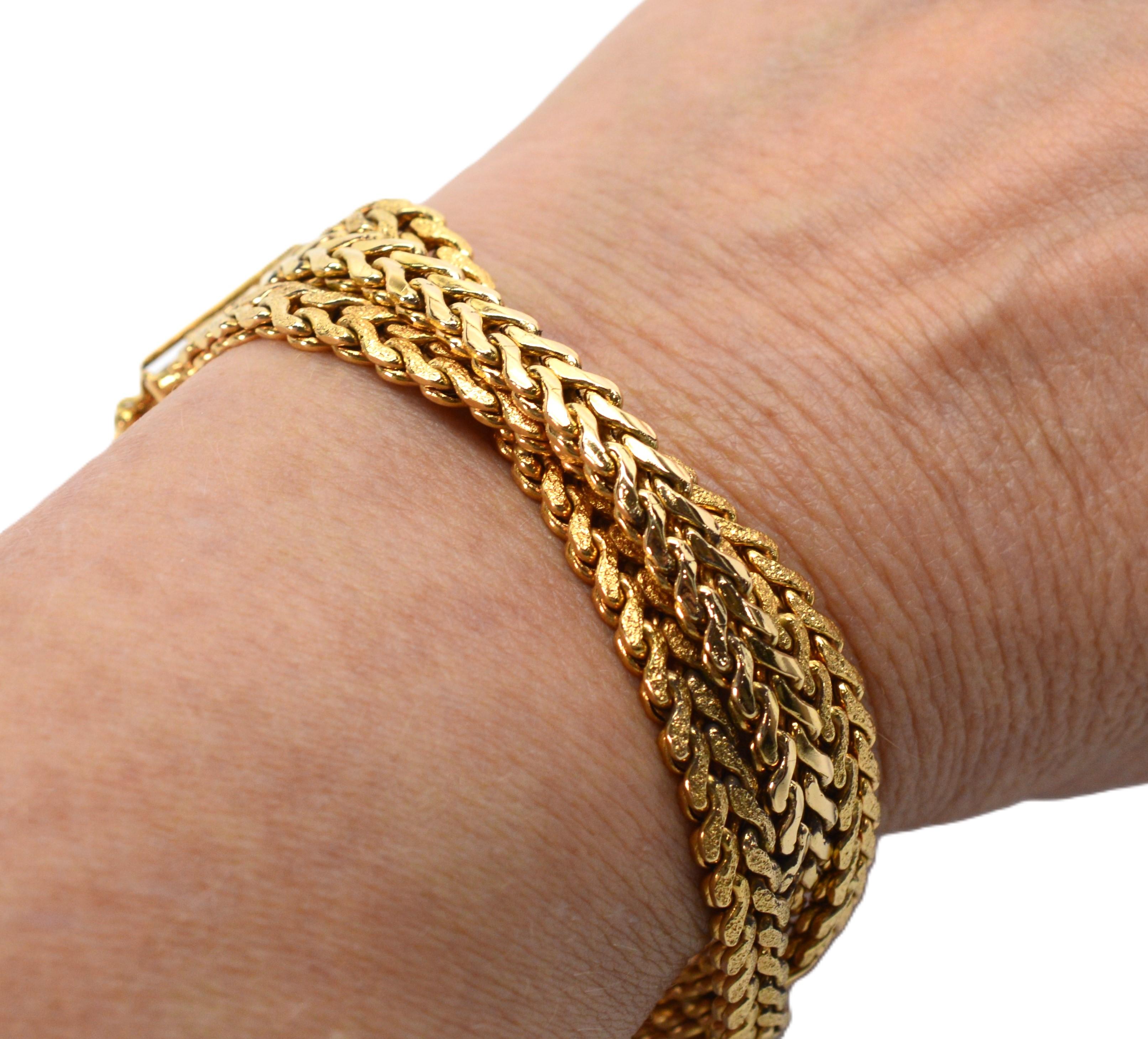 Bracelet à chaîne italien en or jaune 18 carats tressé à chevrons avec chevrons en vente 2