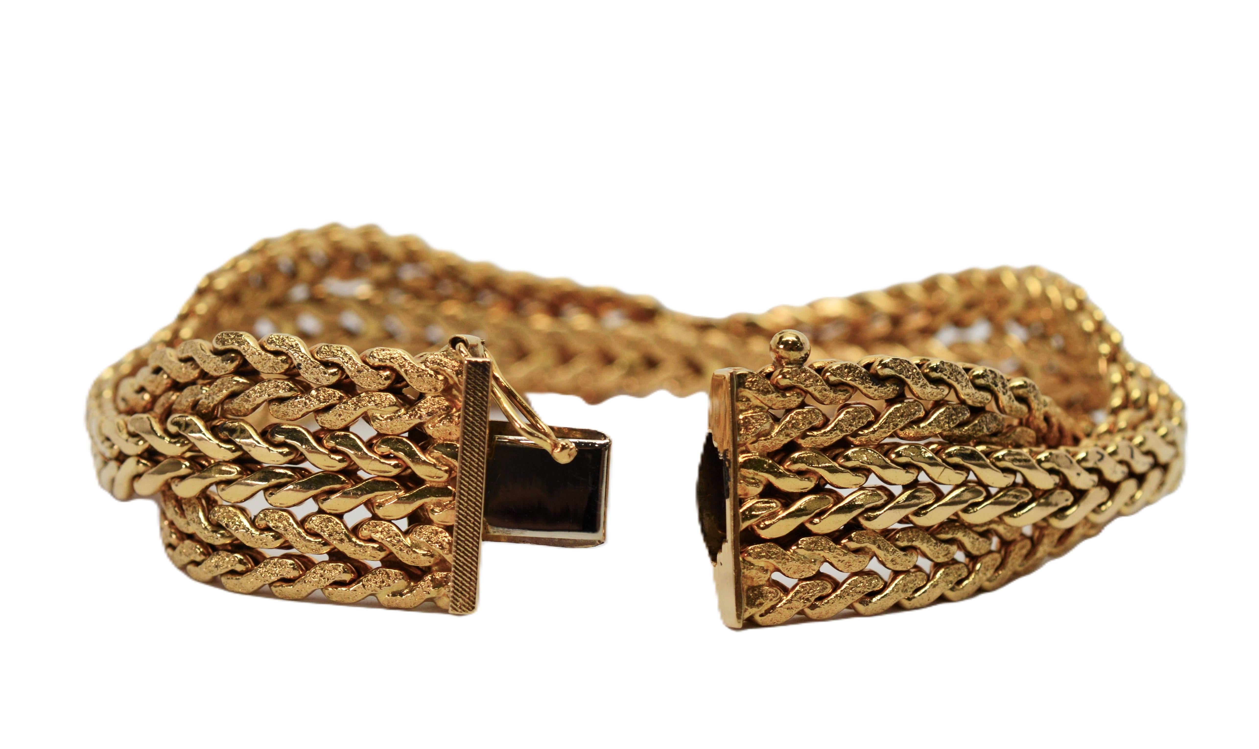 Bracelet à chaîne italien en or jaune 18 carats tressé à chevrons avec chevrons en vente 3
