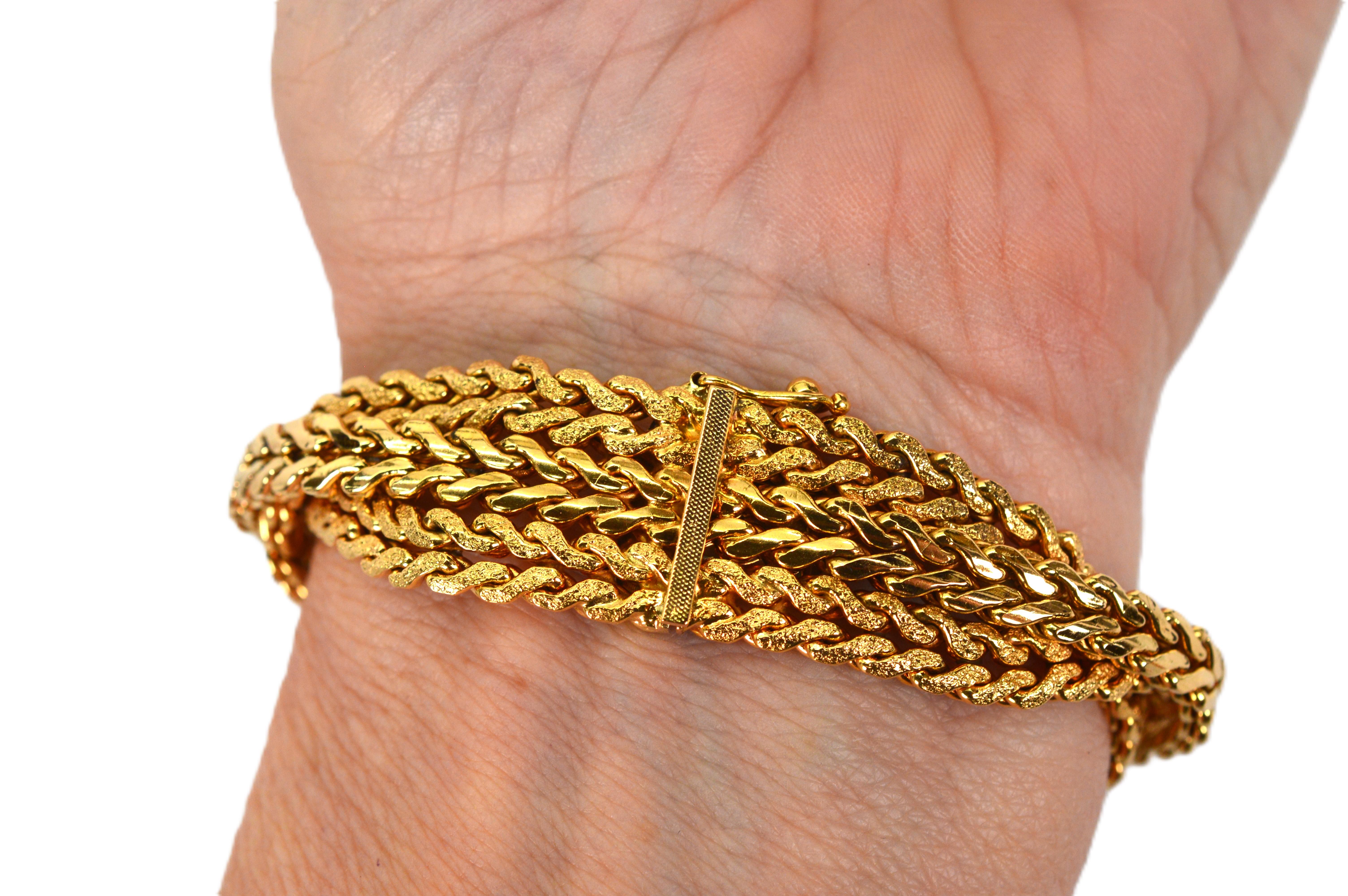Bracelet à chaîne italien en or jaune 18 carats tressé à chevrons avec chevrons en vente 5