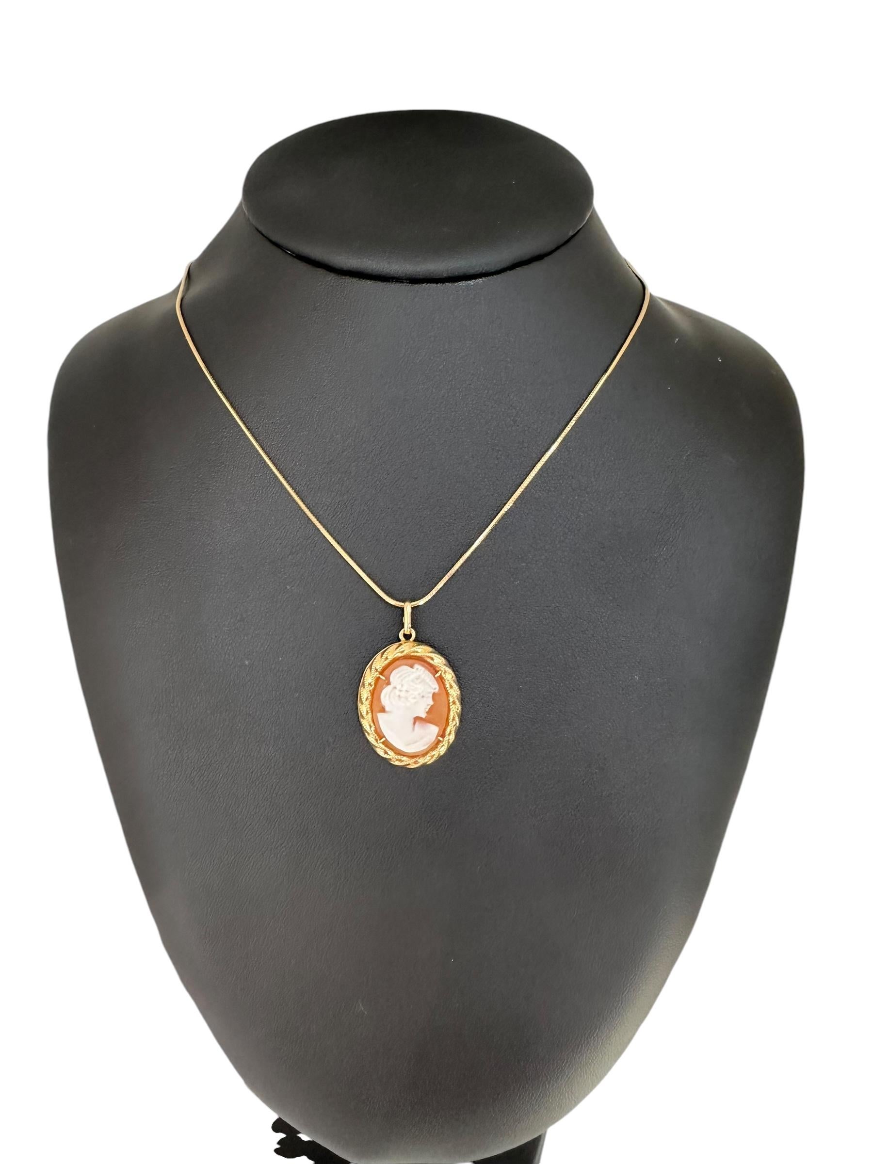 Pendentif camée italien en or jaune 18 carats en vente 2