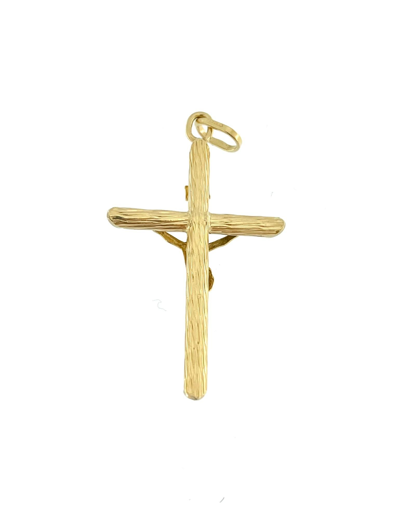 Artisan Italian 18 karat Yellow Gold Classic Crucifix