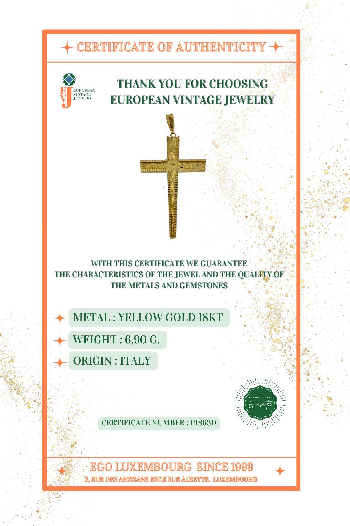Croix italienne en or jaune 18 carats en vente 3