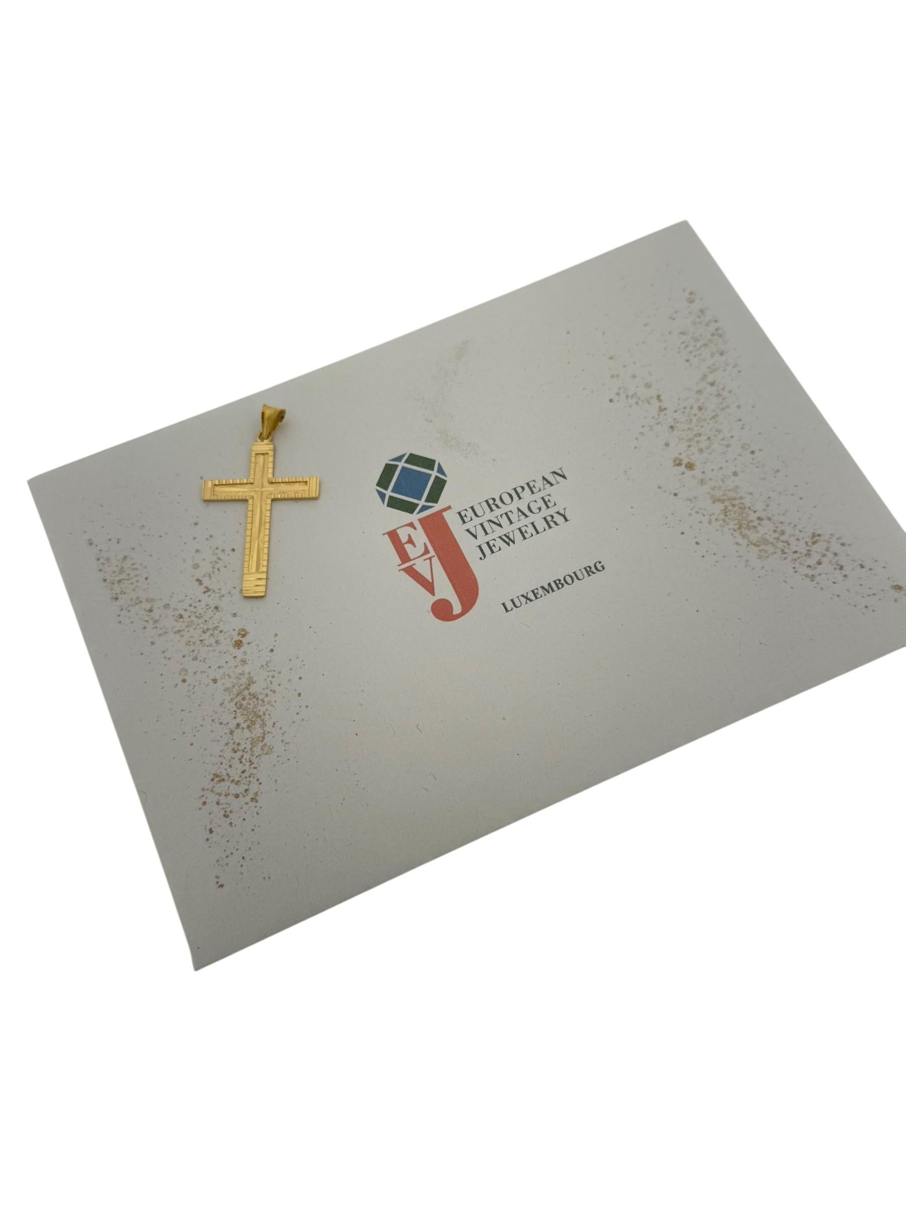 Italian 18 karat Yellow Gold Cross im Angebot 3
