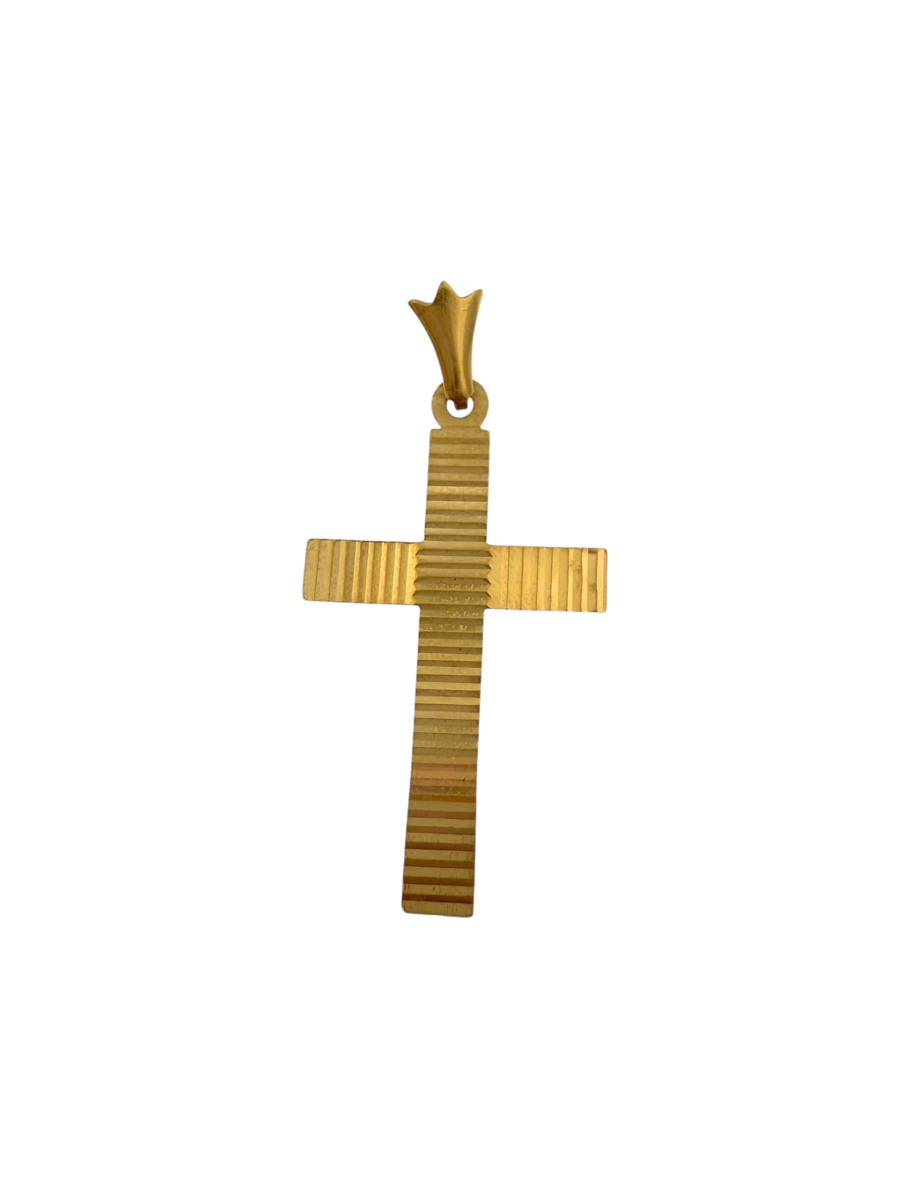 Croix italienne en or jaune 18 carats au design géométrique Unisexe en vente