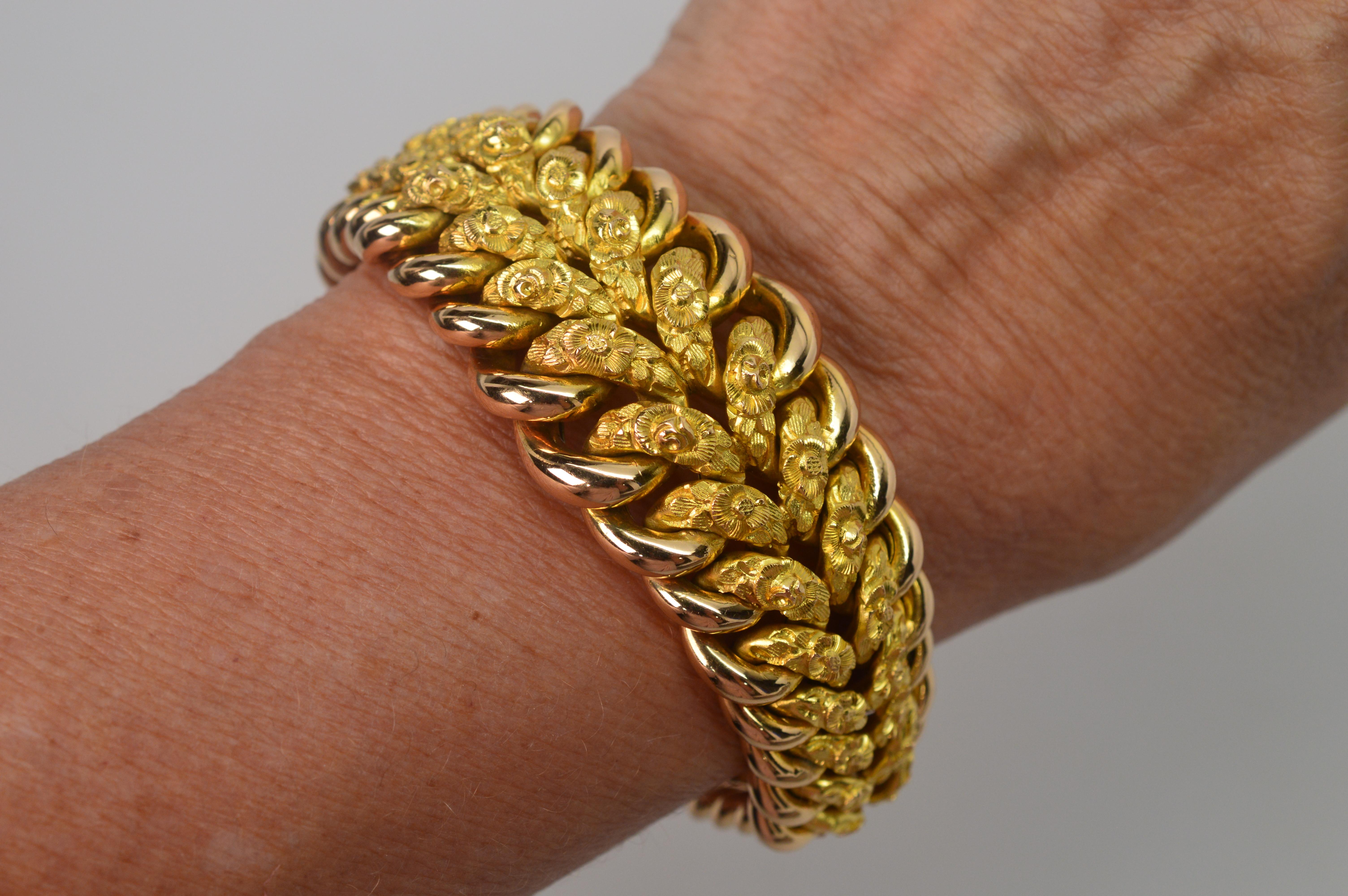 Italian 18 Karat Yellow Gold Floral Braided Link Chain Bracelet For Sale 3