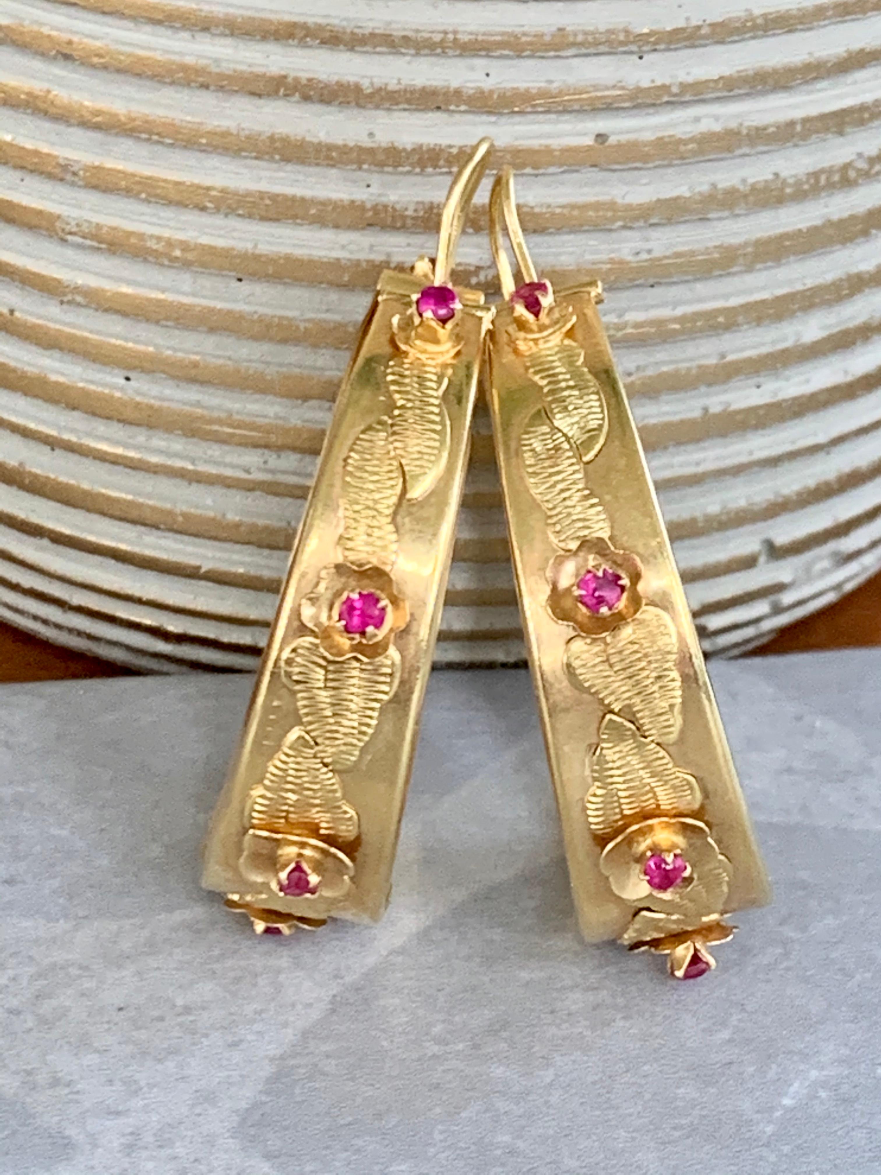 Italian 18 Karat Yellow Gold Wide Hoop Earrings with Lab Rubies In Good Condition In St. Louis Park, MN