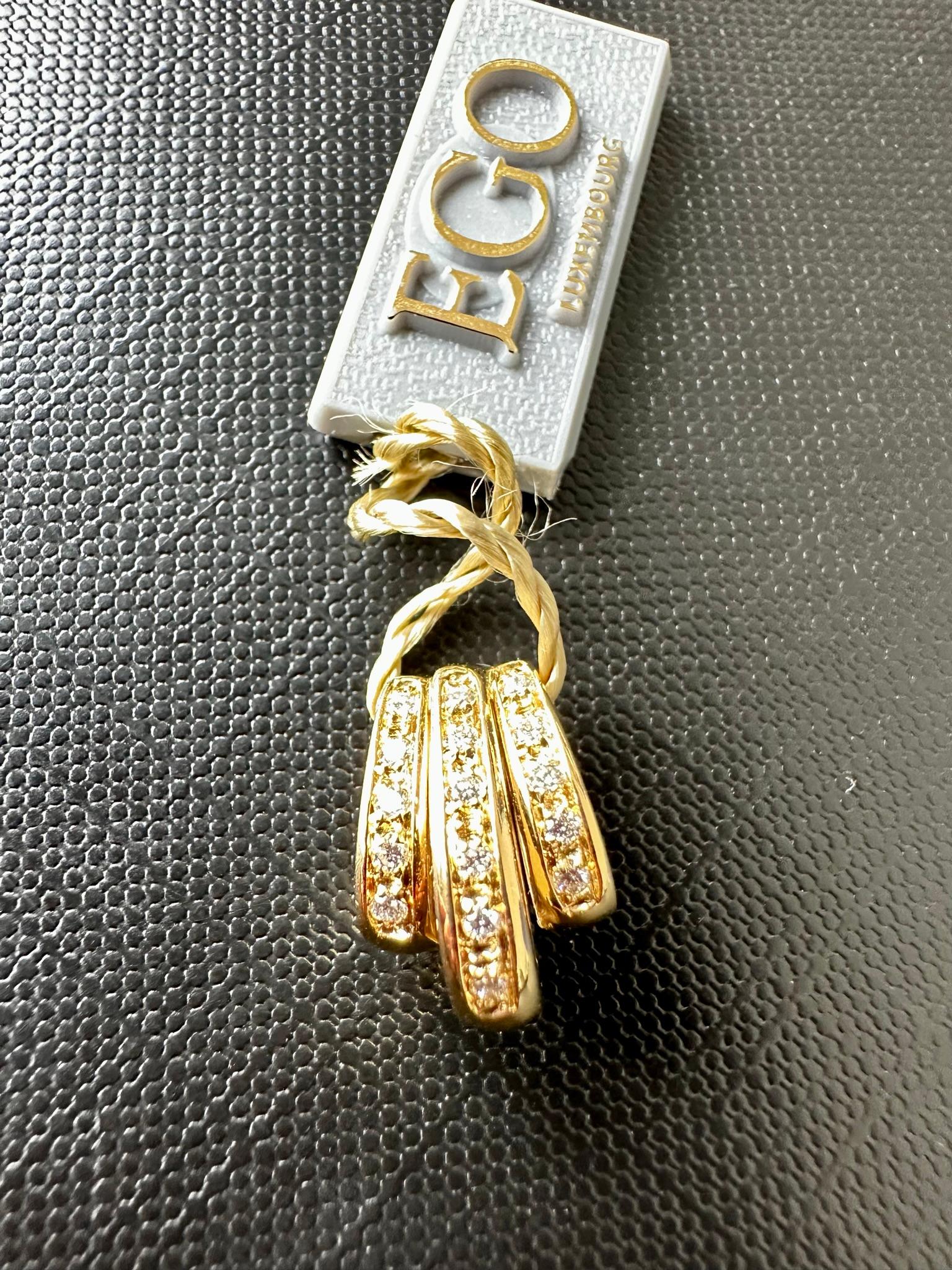 Pendentif italien en or jaune 18 carats avec diamants Bon état - En vente à Esch-Sur-Alzette, LU