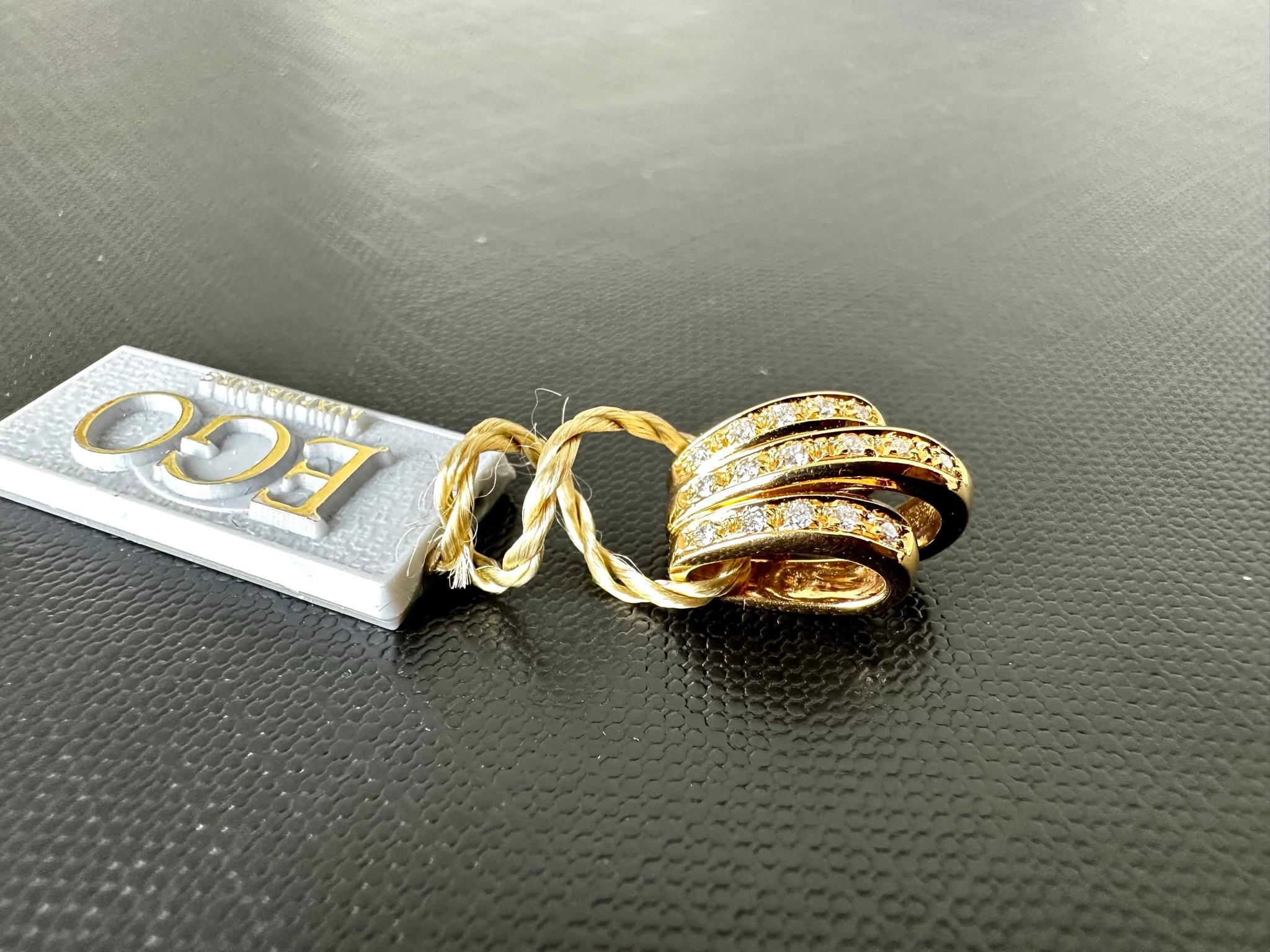 Women's or Men's Italian 18 karat Yellow Gold Pendant with Diamonds For Sale
